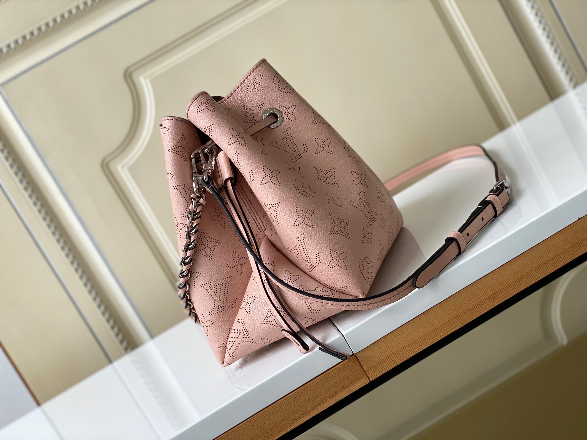 [TOP] Louis Vuitton LV  Mahina Bella Bag 22x19x14cm- Pink