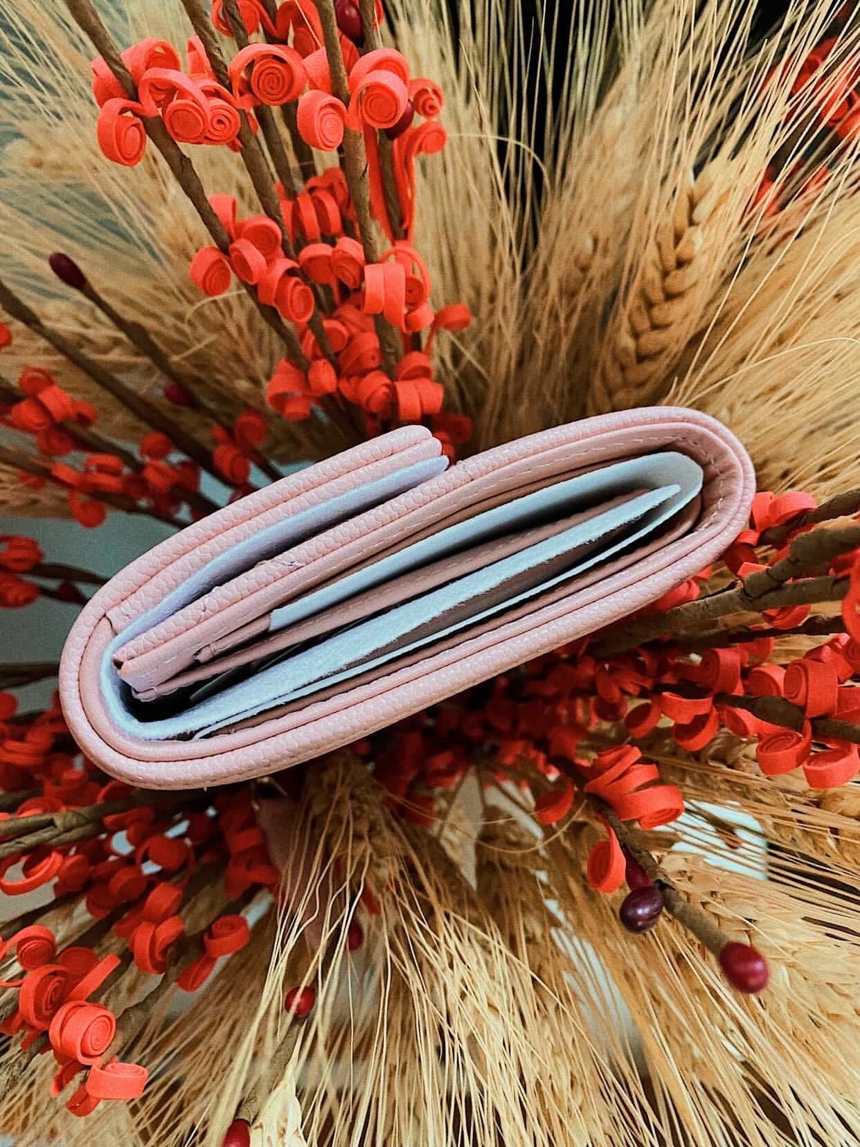 [TOP] CHANEL Trifold Caviar Wallet - Pink & GHW