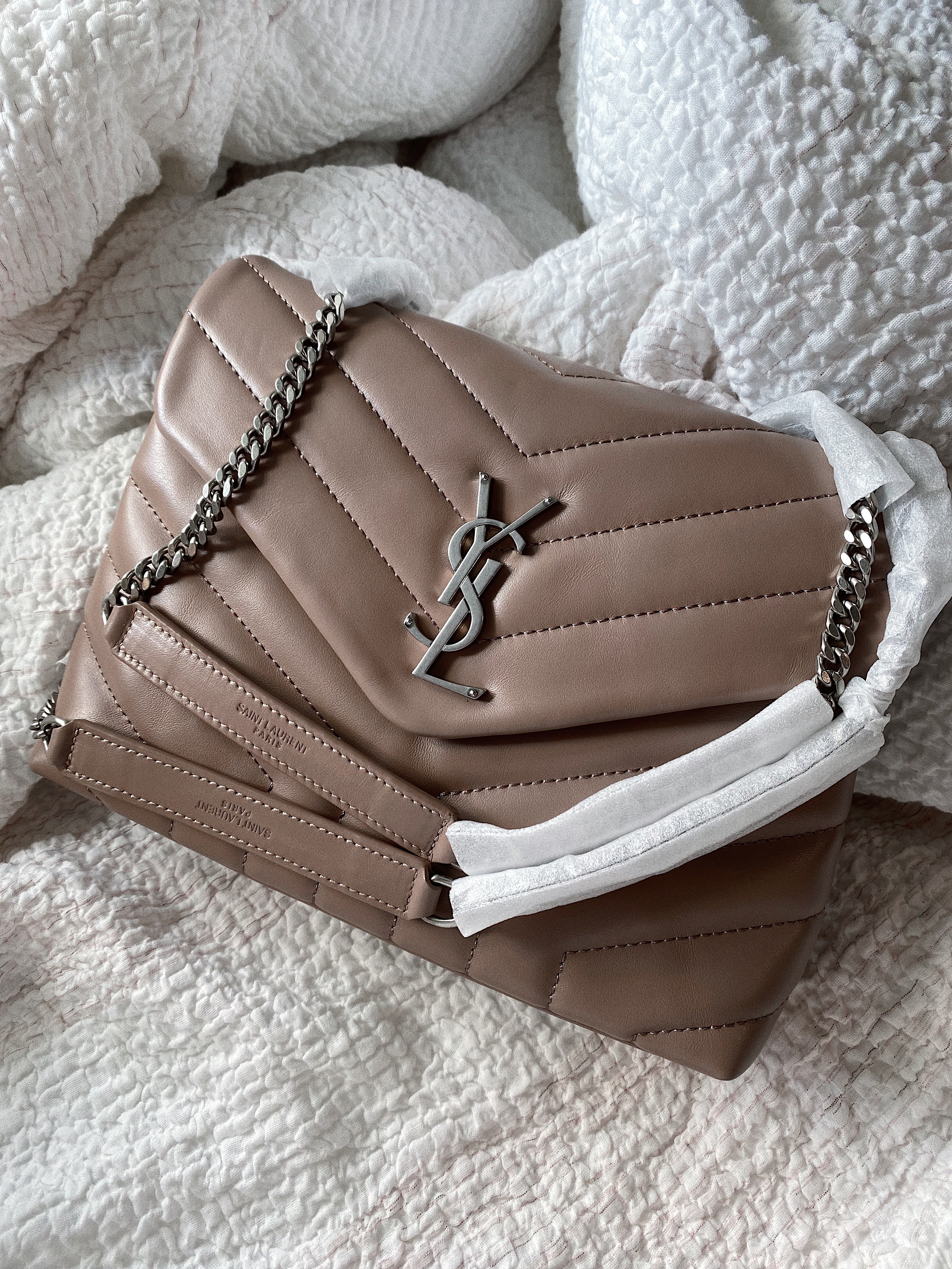 [TOP] Yves Saint Laurent YSL Loulou Quilted Shoulder Bag Small 20cm - Taupe