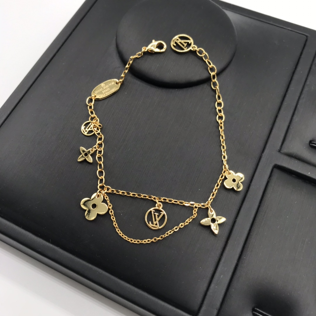 [TOP] Louis Vuitton LV Blossom Necklace Bracelet Earrings Set