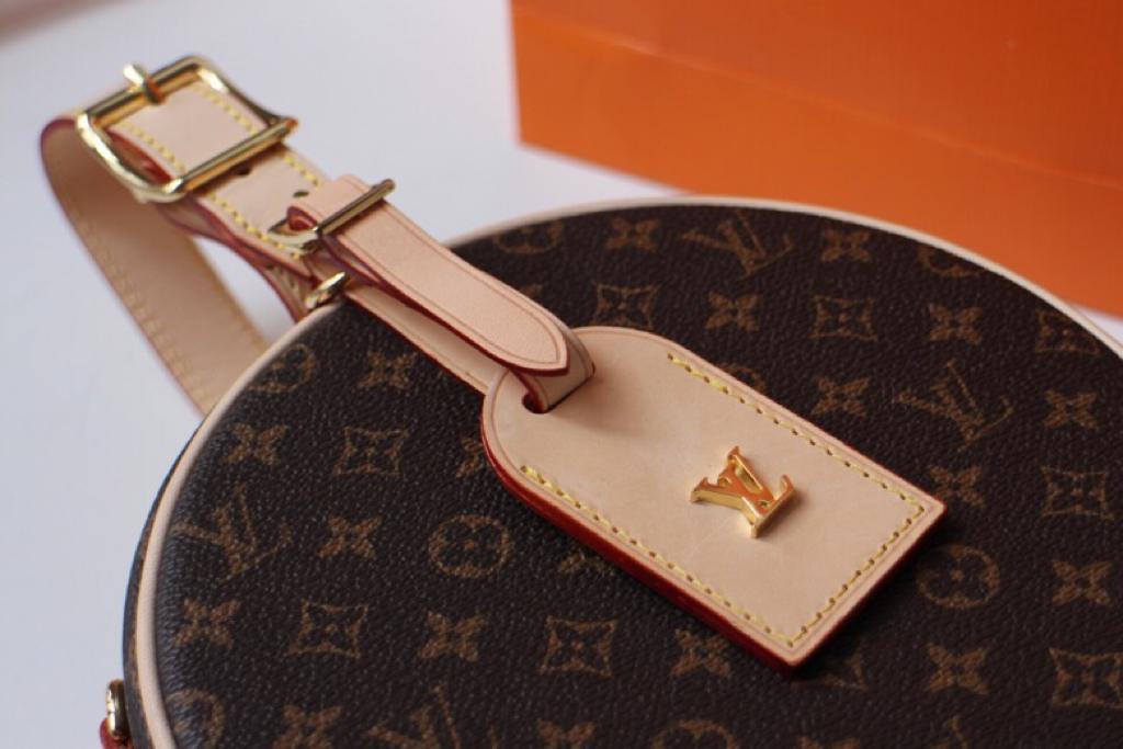 [TOP] Louis Vuitton LV £L*V Monogram Petit Boite Chapeau 17.5x16.5x7.5cm- Cream Leather