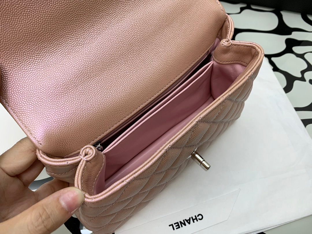 [TOP] CHANEL Coco Top Handle Bag Iridescent Caviar Small 19cm - Pink