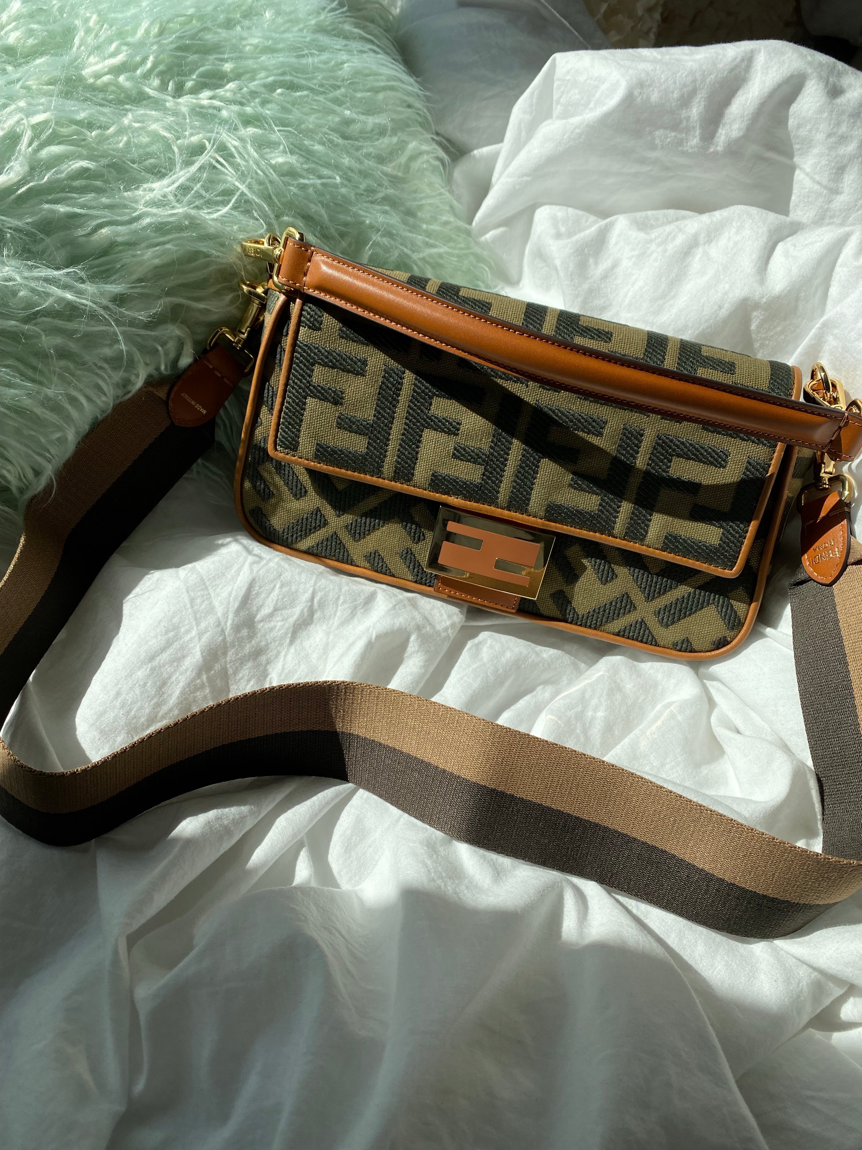 [TOP] FENDI Baguette Canvas Crossbody Bag - Brown