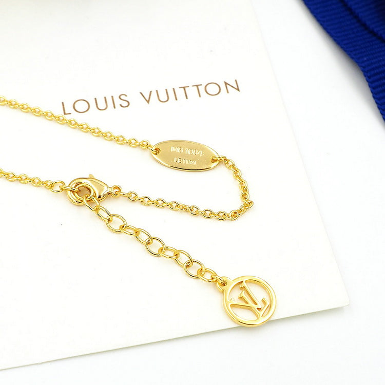 [TOP] Louis Vuitton LV V Necklace - Gold