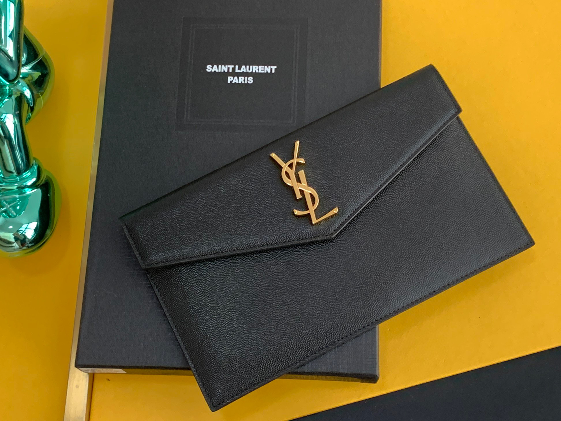 [TOP] Yves Saint Laurent YSL UPTOWN Pouch In Grain Leather- Black