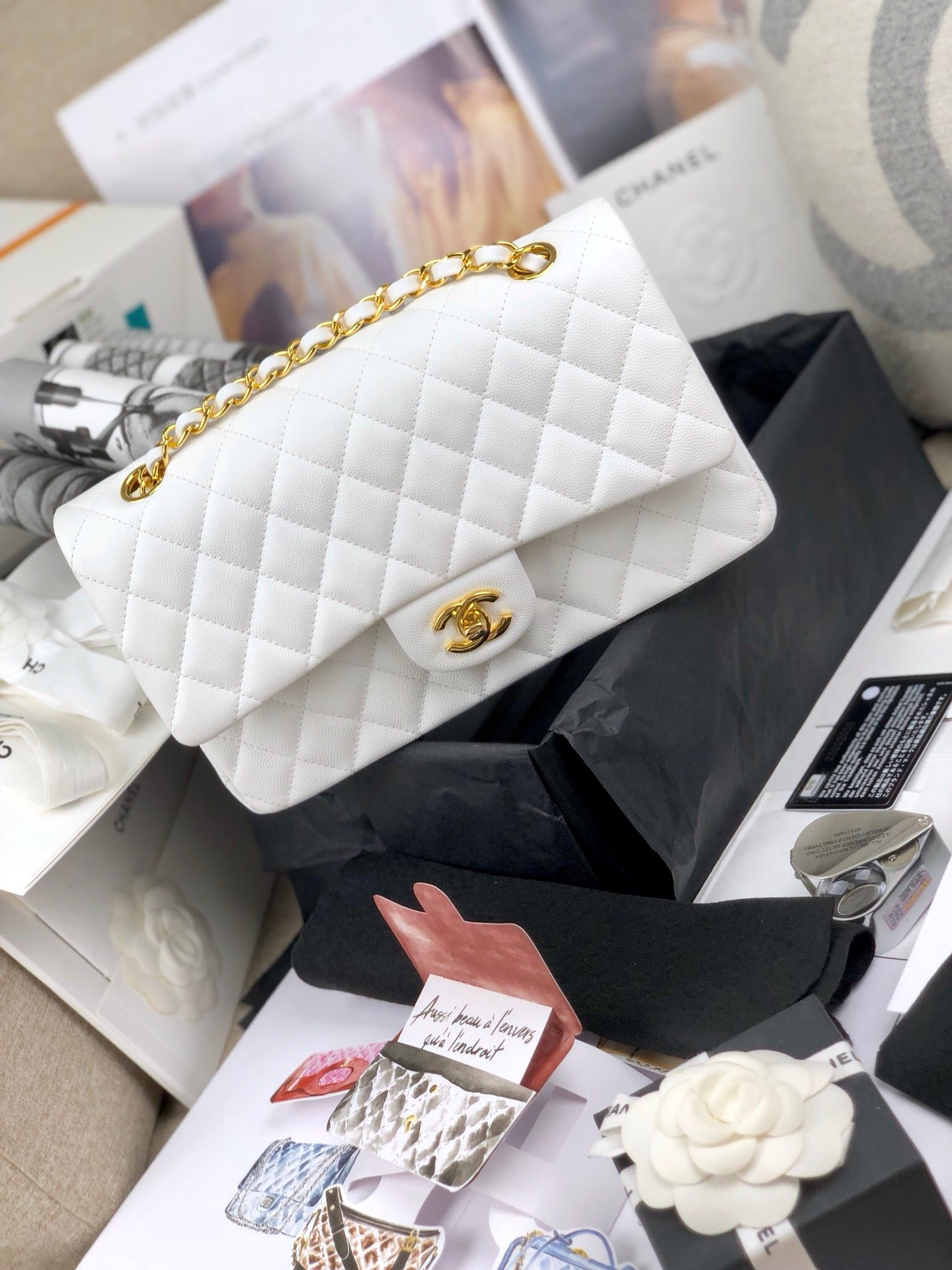 [TOP] CHANEL Classic Flap Bag Caviar Medium 25.5cm – White & GHW