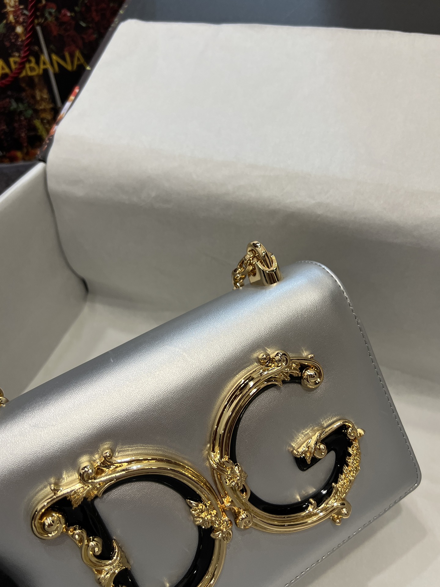 [TOP] Dolce & Gabbana D&G Polished Calfskin DG Girls Bag 21*4*15 - Silver