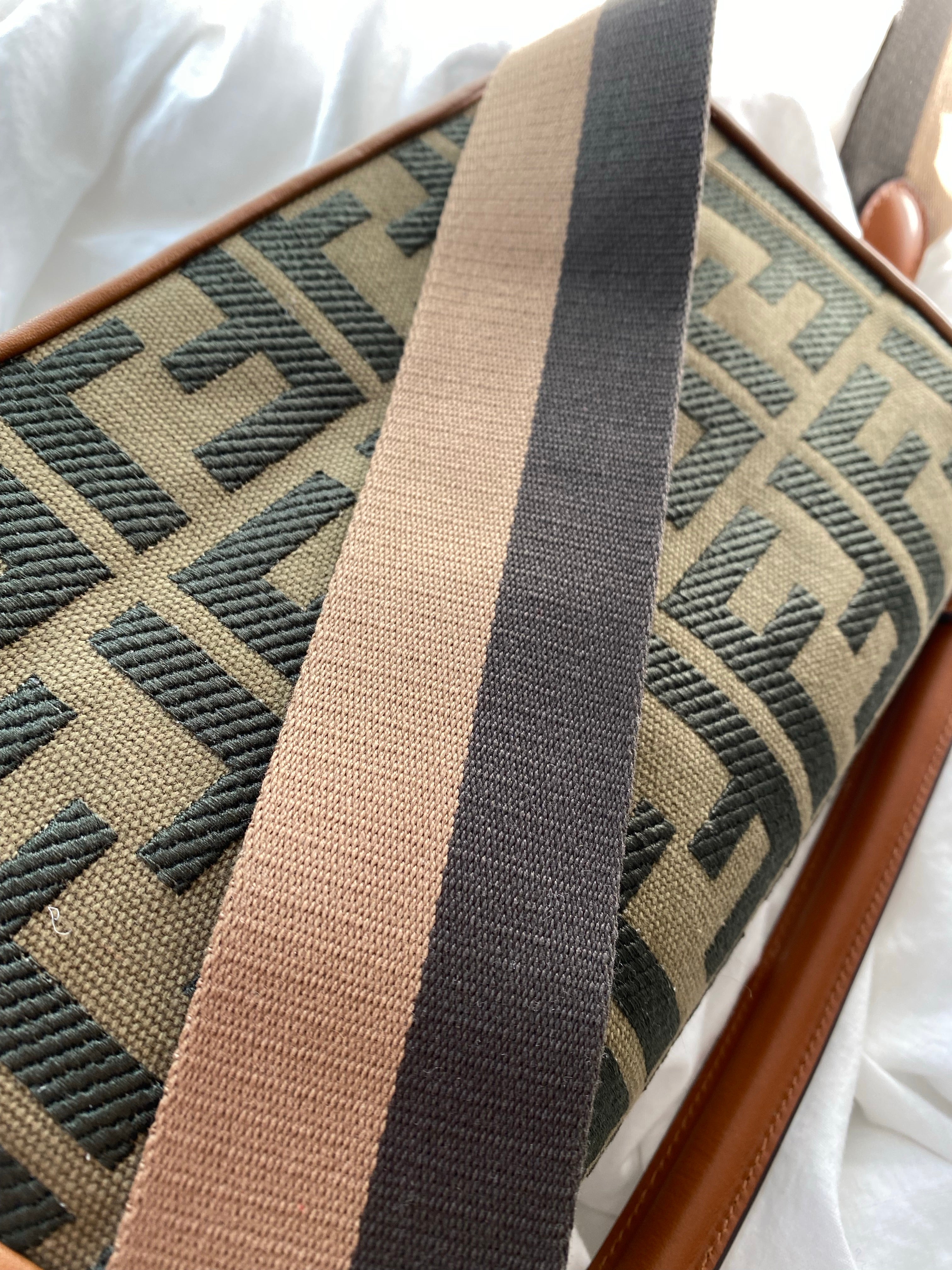 [TOP] FENDI Baguette Canvas Crossbody Bag - Brown