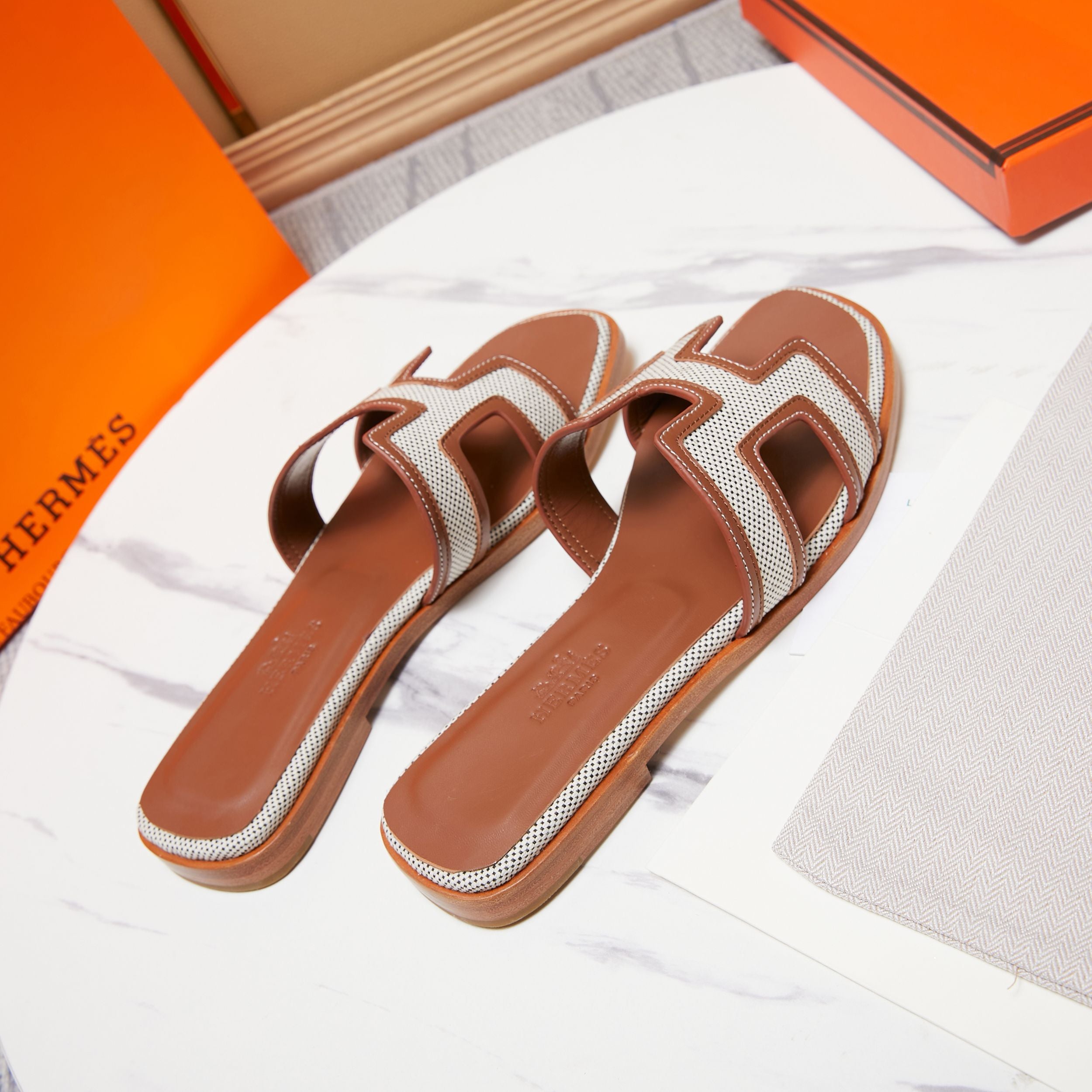 [TOP] HERMES Oran Sandals Denim 22 - Brown/Cream