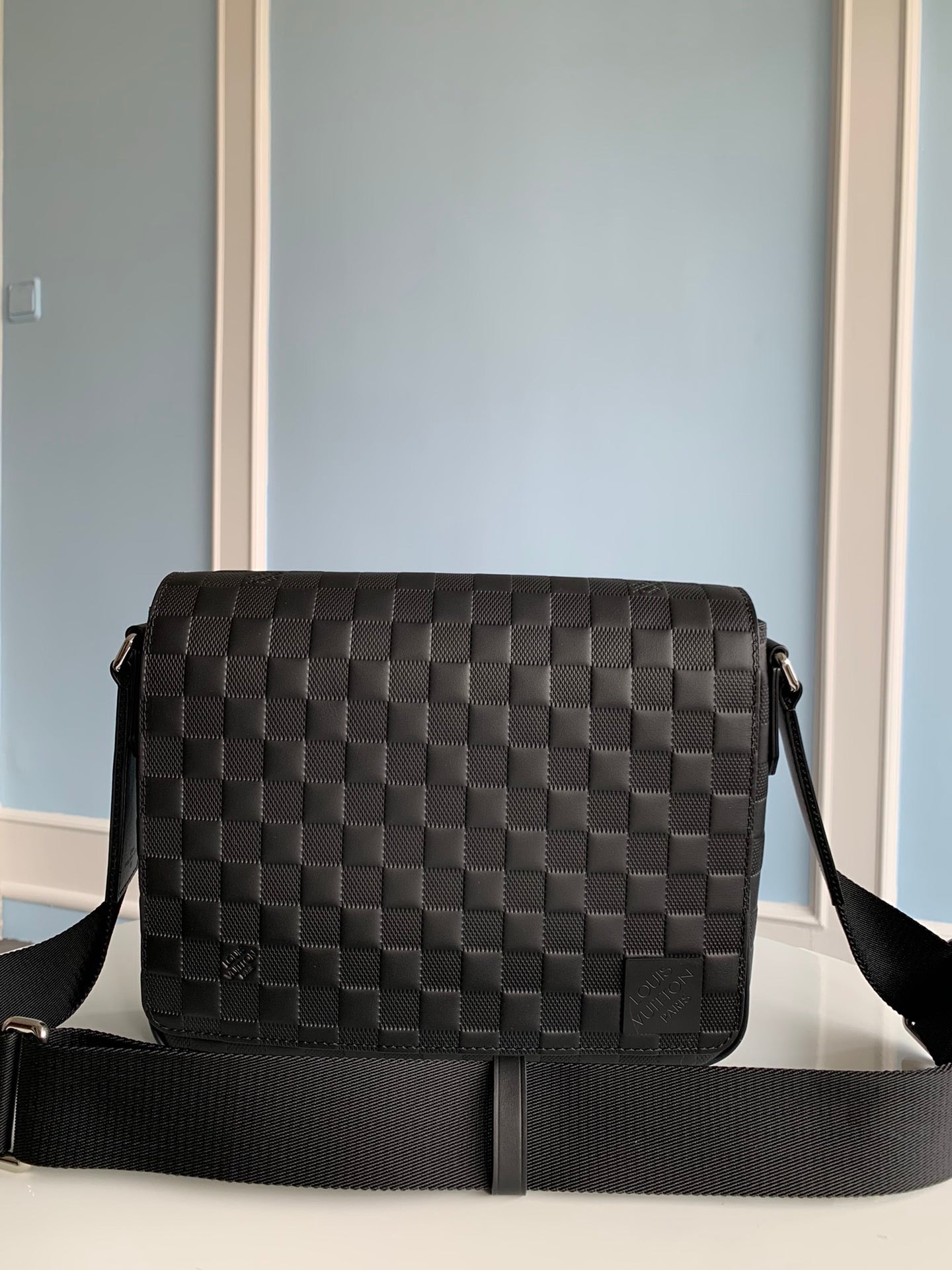 [TOP] Louis Vuitton LV L*V District Damier Infini PM 33x28x8CM- Black