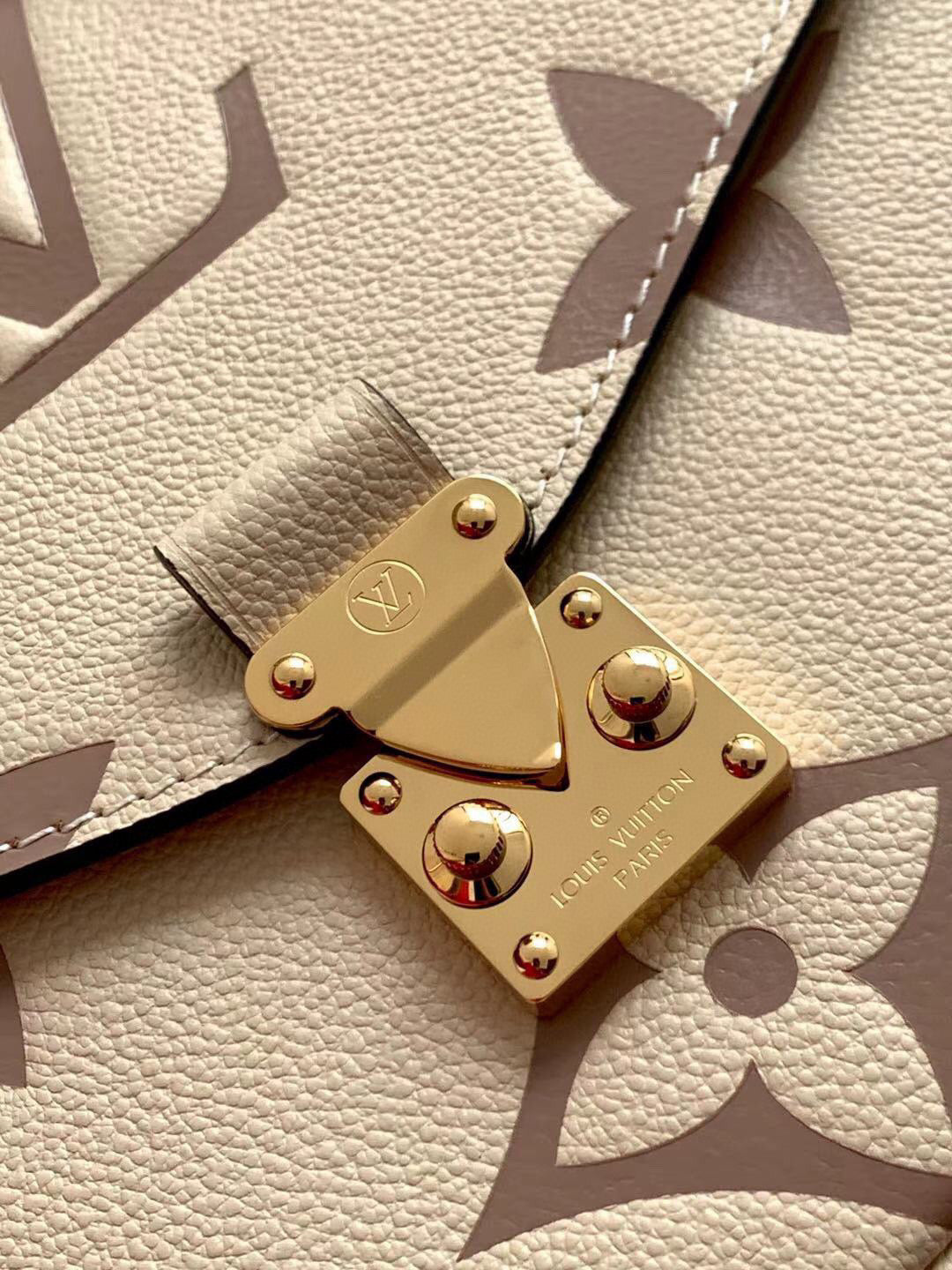 [TOP] Louis Vuitton LV Metis Giant Monogram Empreinte 2 Tones 25X19X7cm- White