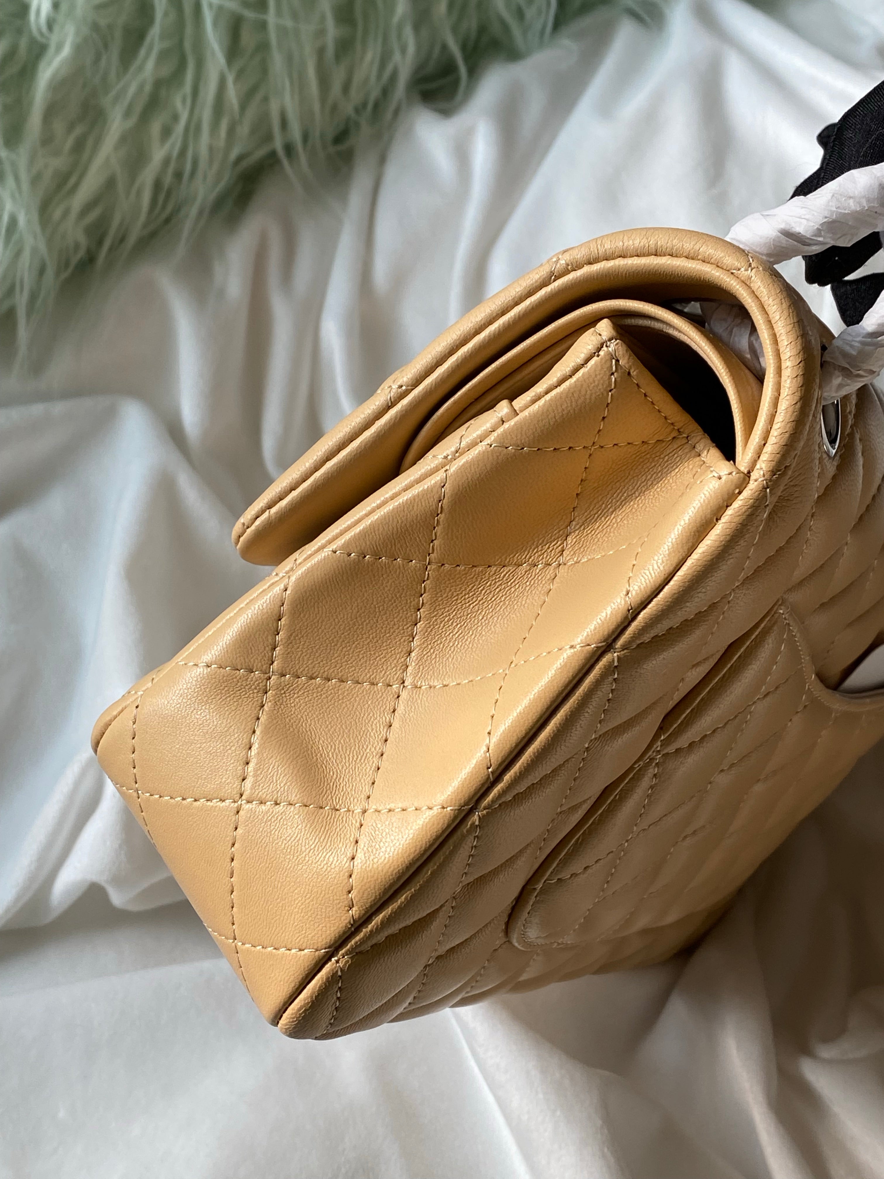 [TOP] CHANEL Classic Flap Bag Lambskin Medium 25.5cm – Beige & SHW