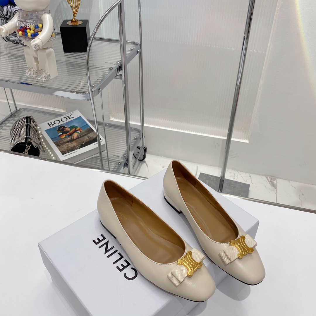 [TOP] CELINE Cowhide Flat - White - Cline