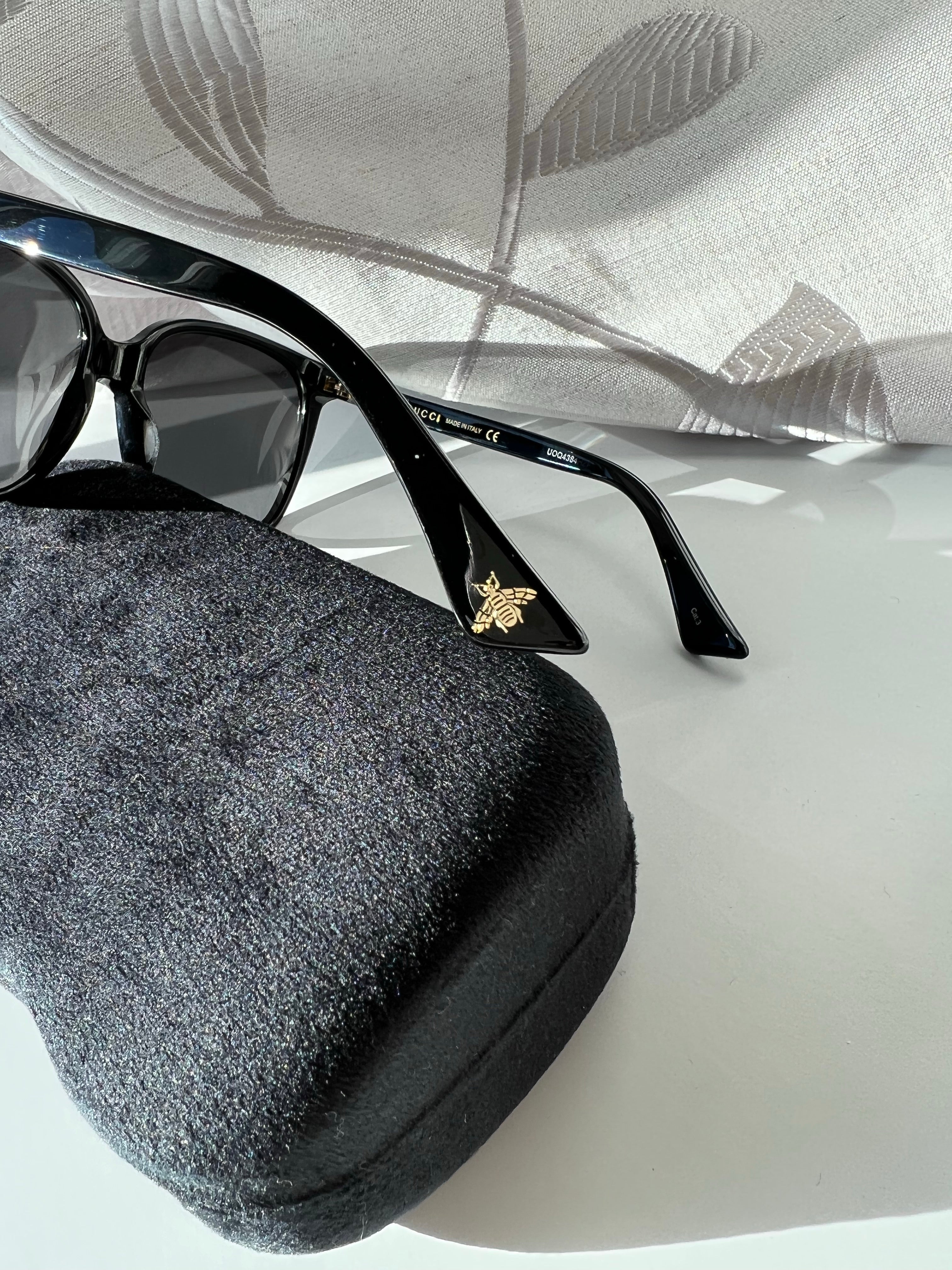 [TOP] GUCCI Bee Black Sunglasses