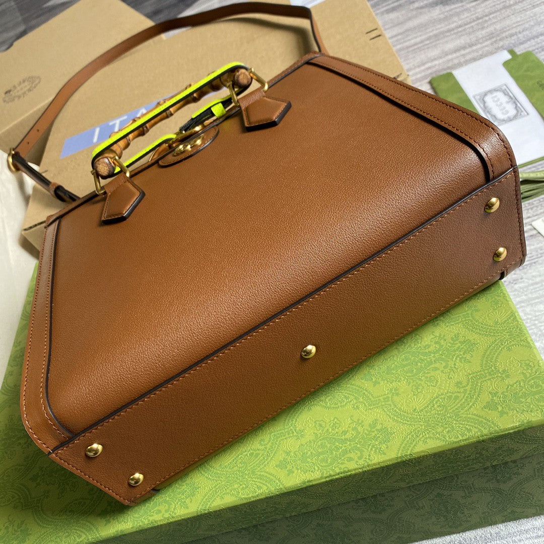 [TOP] GUCCI Diana Medium Tote Bag - Brown