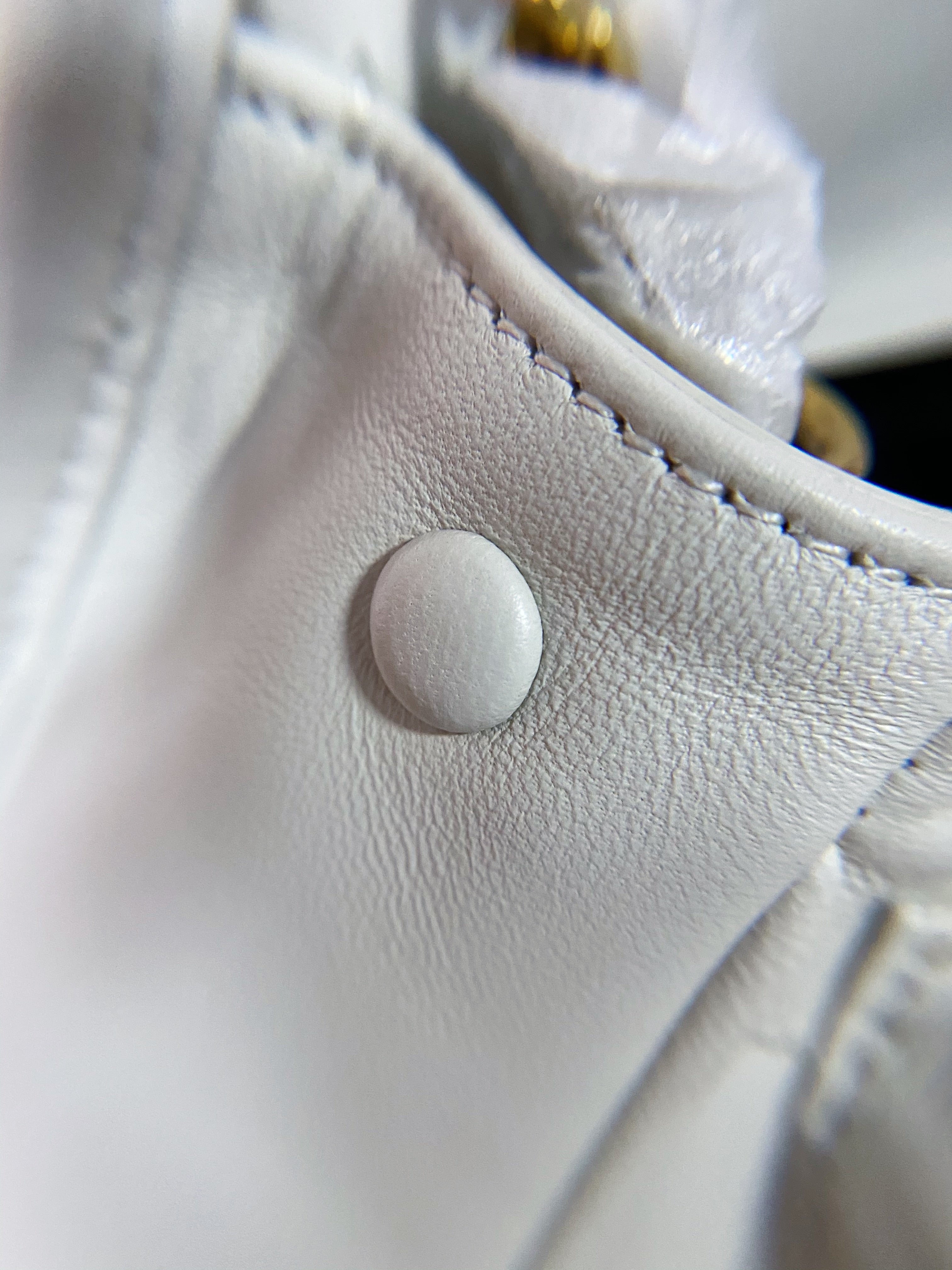 [TOP] Yves Saint Laurent YSL Nikki Small - OFF WHITE