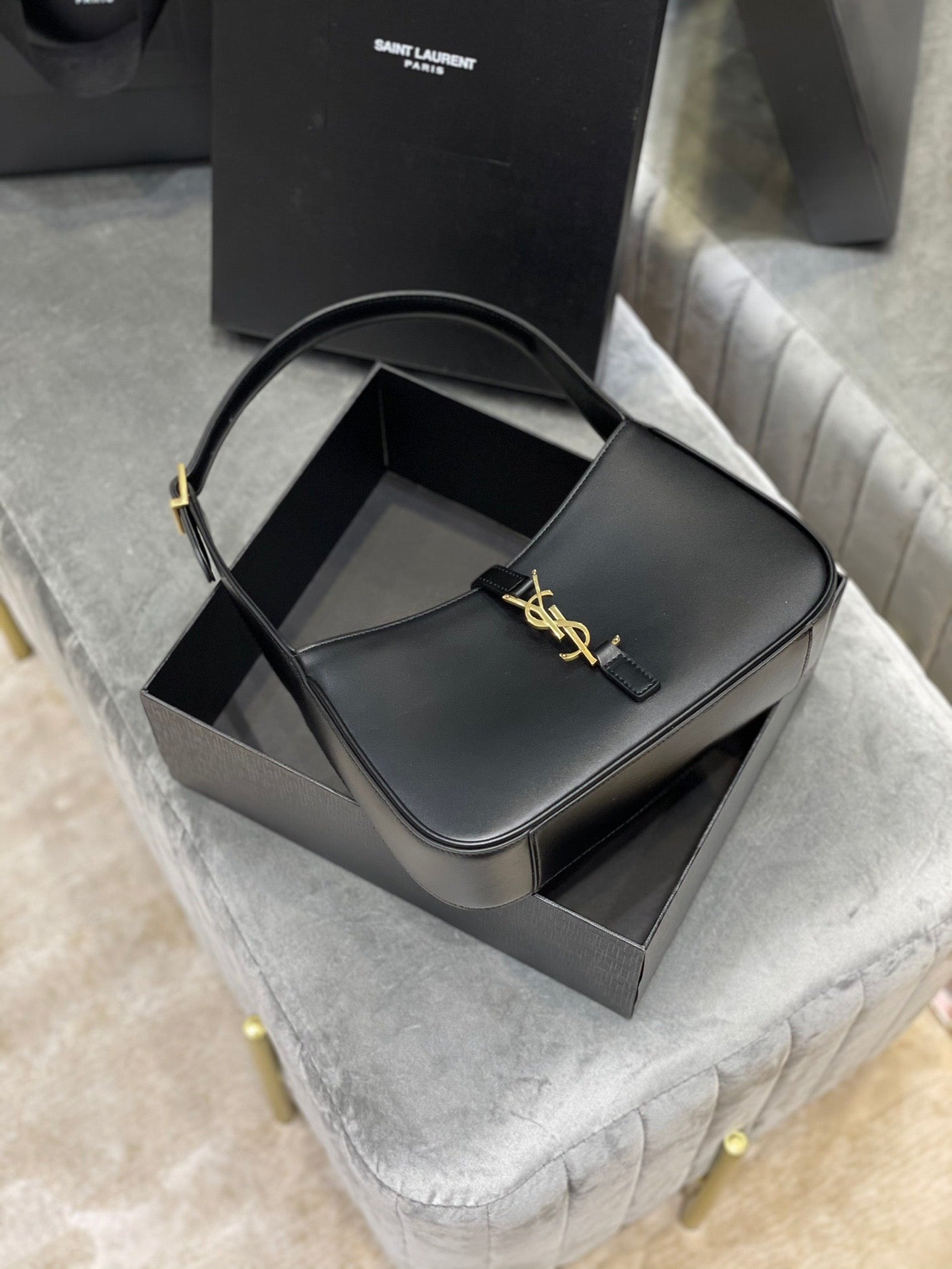 [TOP] Yves Saint Laurent YSL Le 5A7 Shoulder Bag - Black GHW