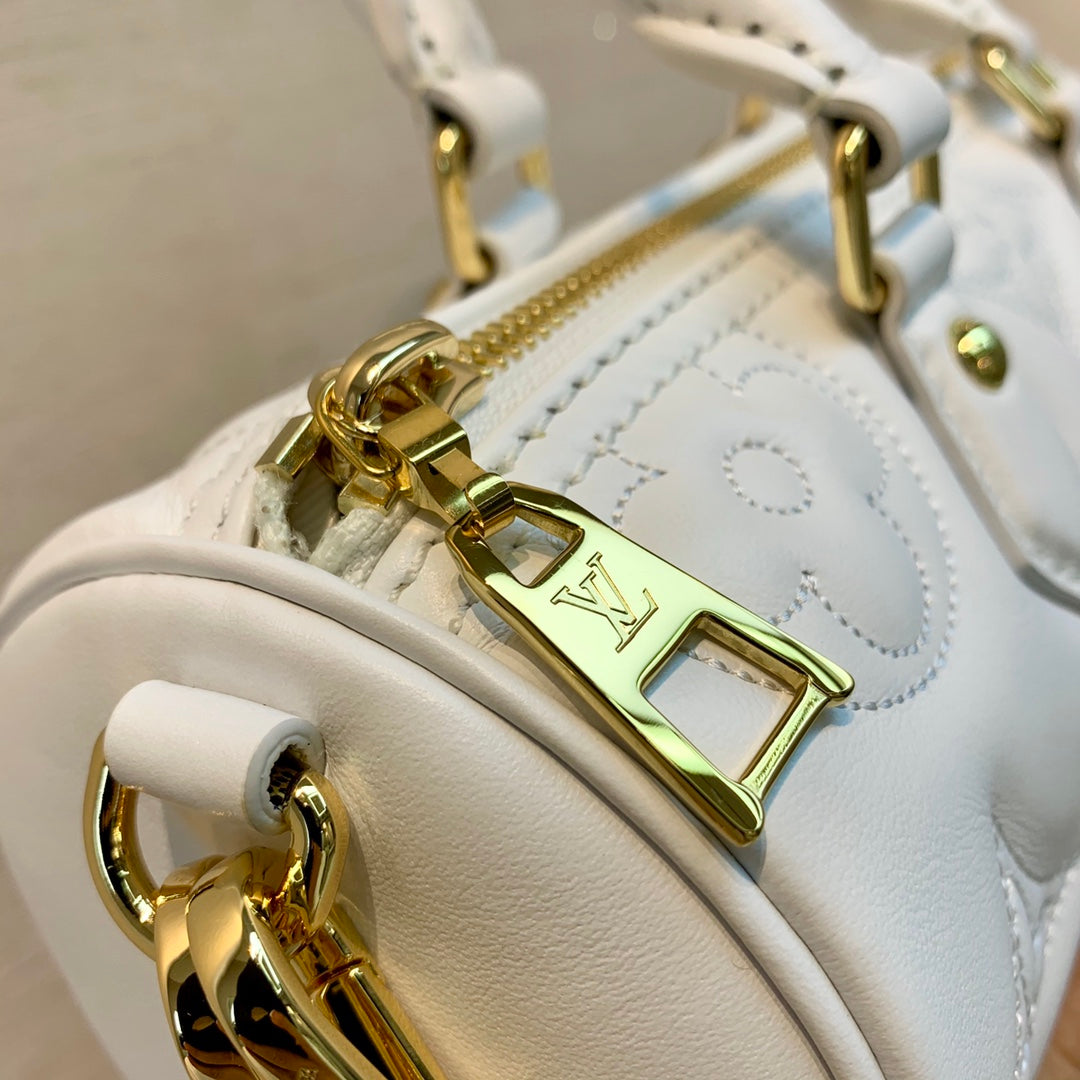 [TOP] Louis Vuitton LV L*V Papillon BB - White