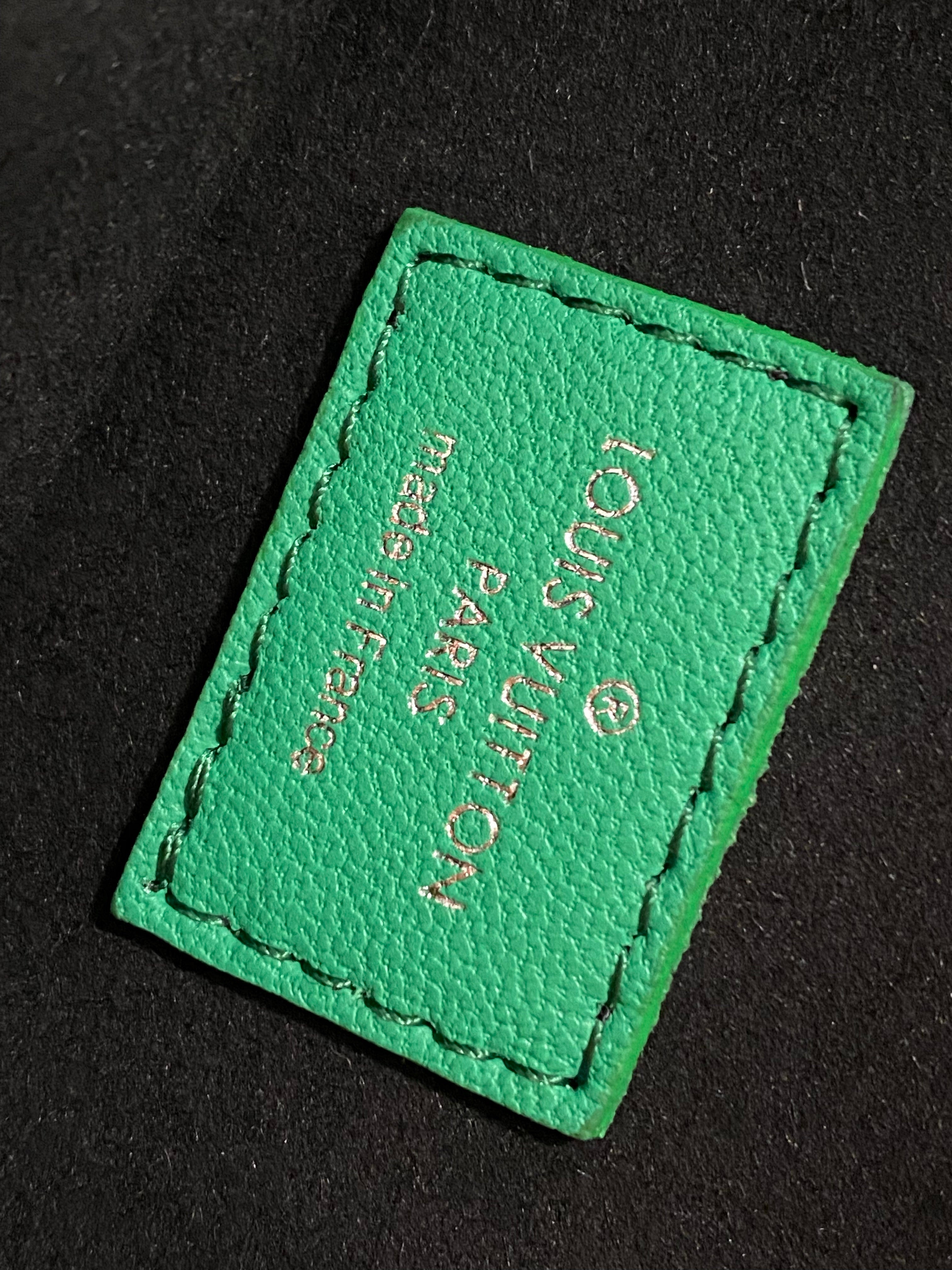 [TOP] CHANEL Stud Square Earrings