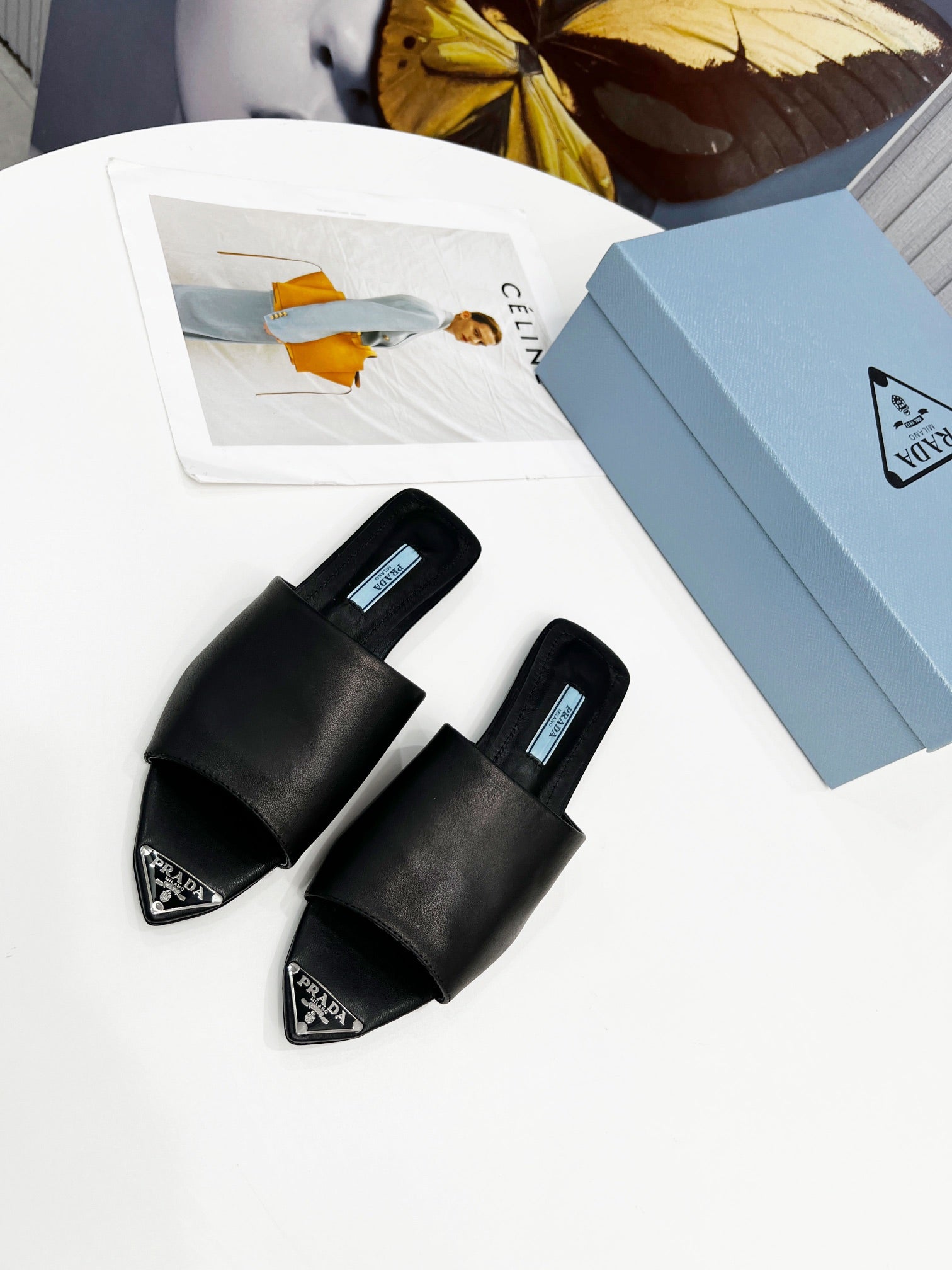 [TOP] PRADA Sleek Line Enamel Triangle Logo Leather - Black