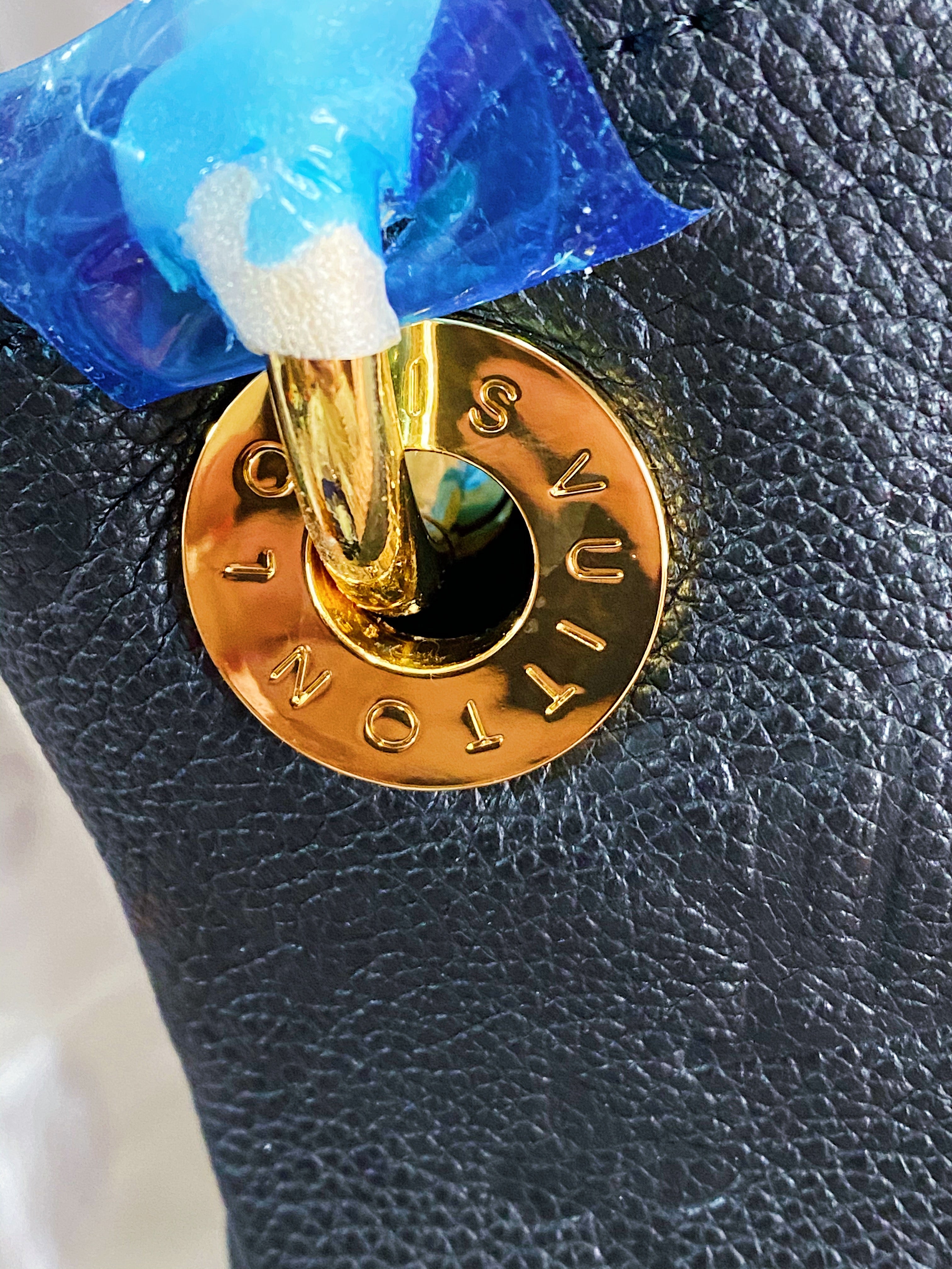 [TOP] Louis Vuitton LV £V Monogram Empreinte Noir Artsy MM 41 x 32 x 22 cm-Black