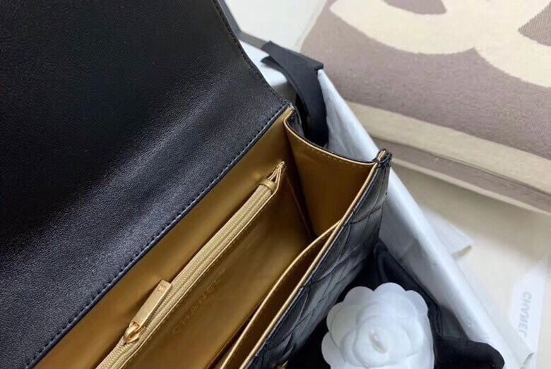 [TOP] CHANEL Flap Bag Quilted Chic Pearl Lambskin Small - Black