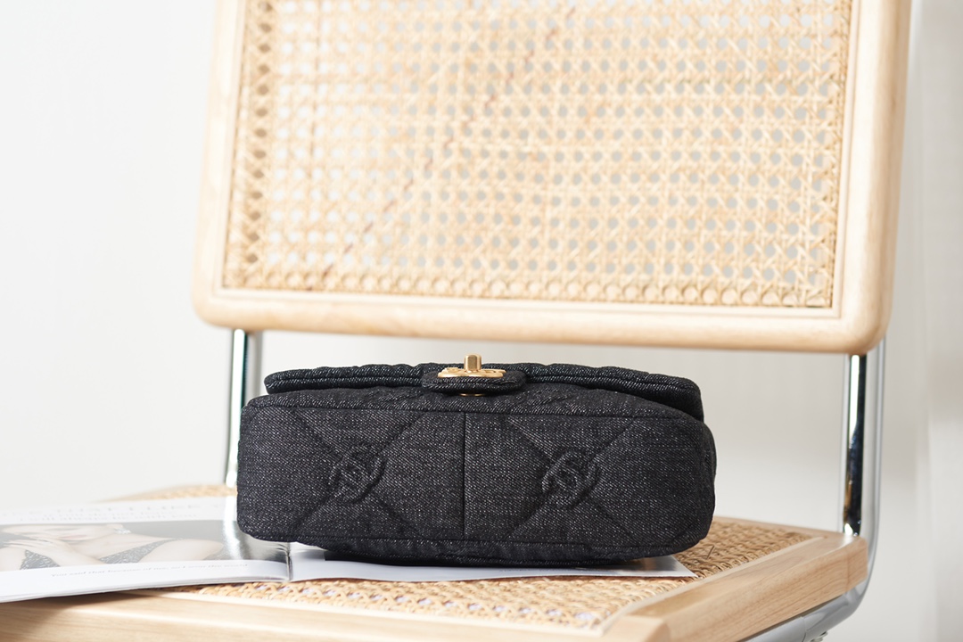 [TOP] CHANEL Classic CF 24x17x7cm -GHW-Black