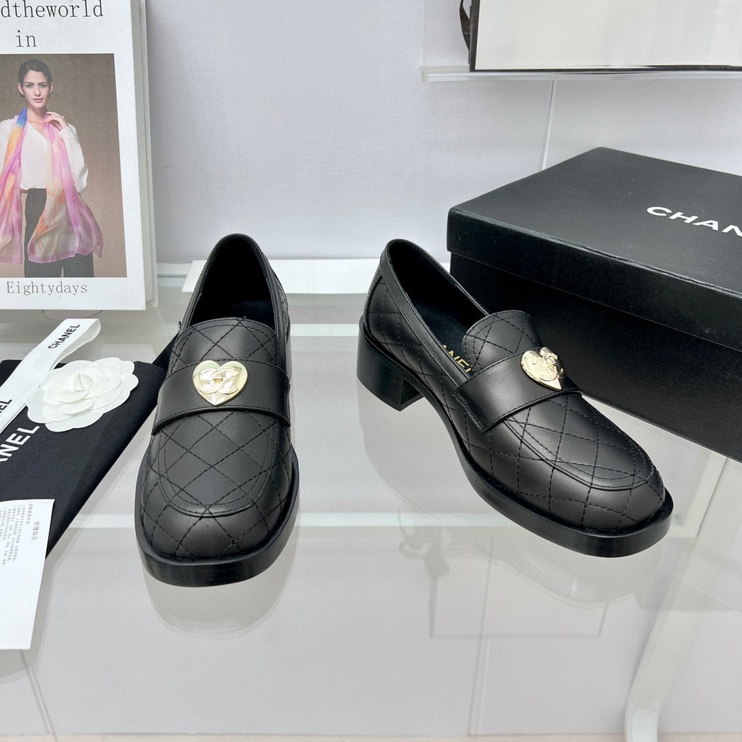 [TOP] CHANEL Leather Loafers Heart Logo - 4 Colours