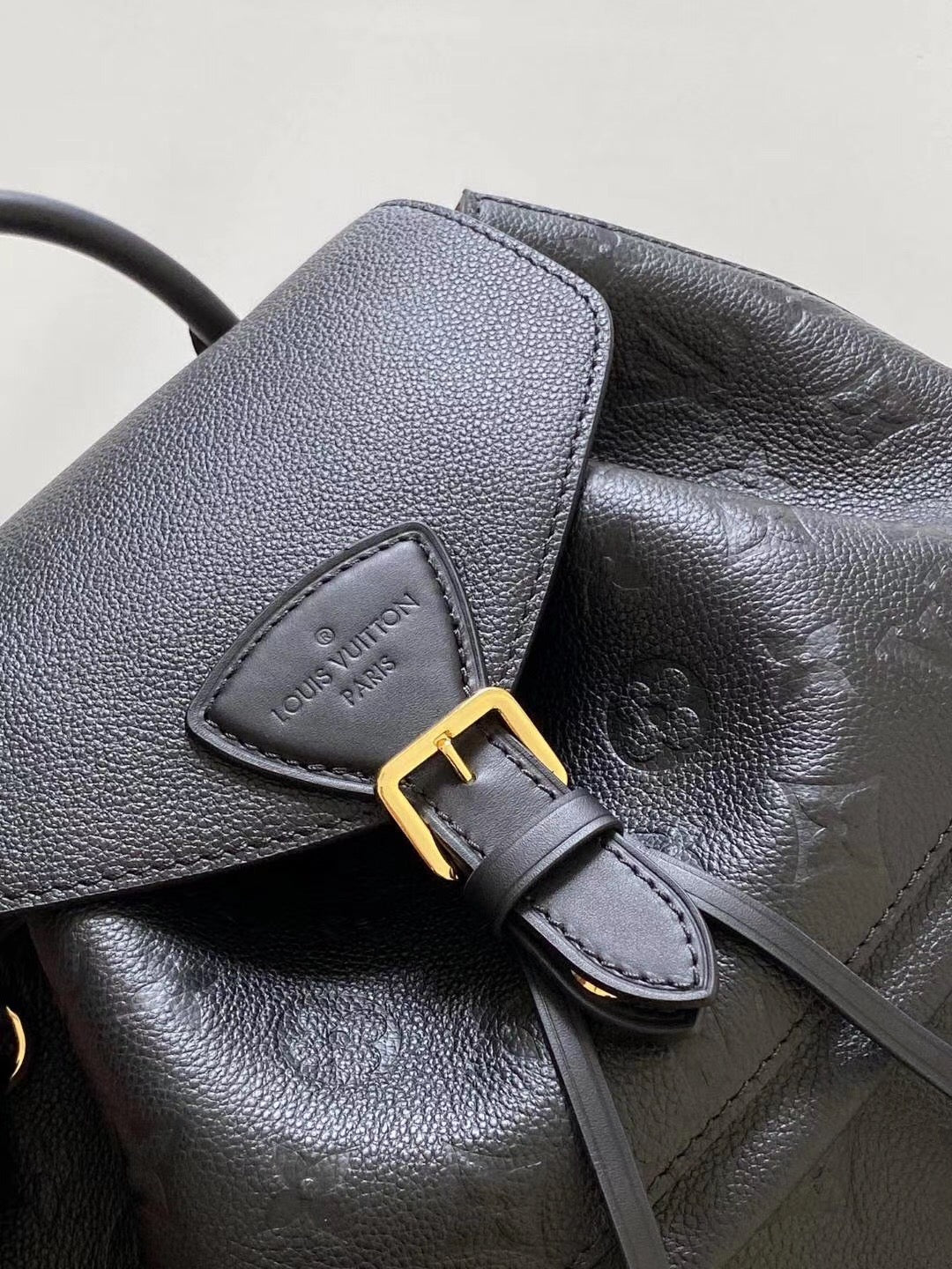 [TOP] Louis Vuitton LV  Backpack Montsouris Monogram Empreinte PM 27.5 x 33 x 14 cm - BLACK