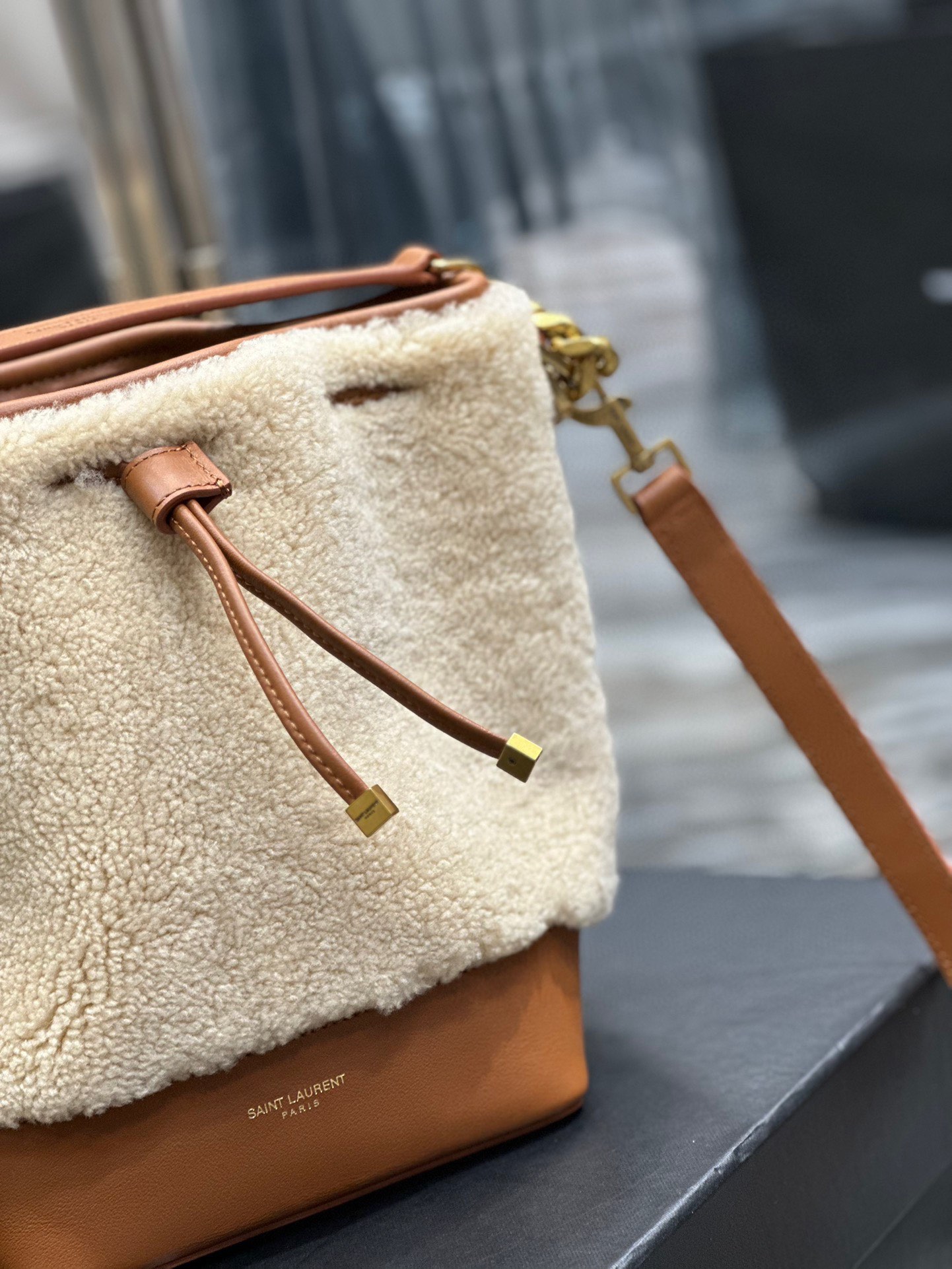 [TOP] Yves Saint Laurent YSL EMMANUELLE Bucket Bag