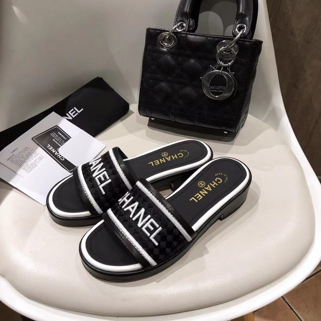 [TOP] CHANEL Logo Sliders - Black