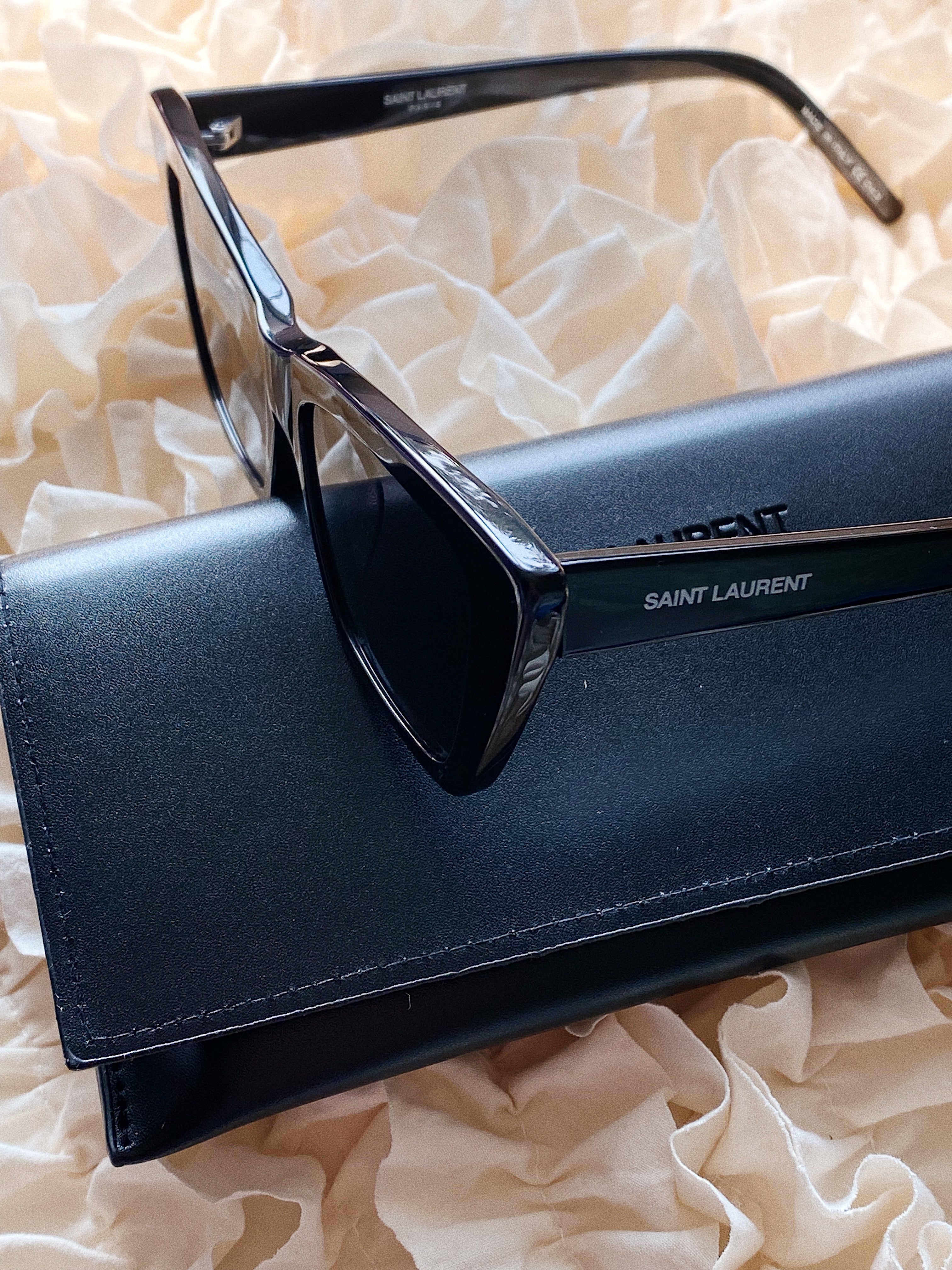 [TOP] Yves Saint Laurent YSL 53mm Cat Eyes Sunglasses - Black