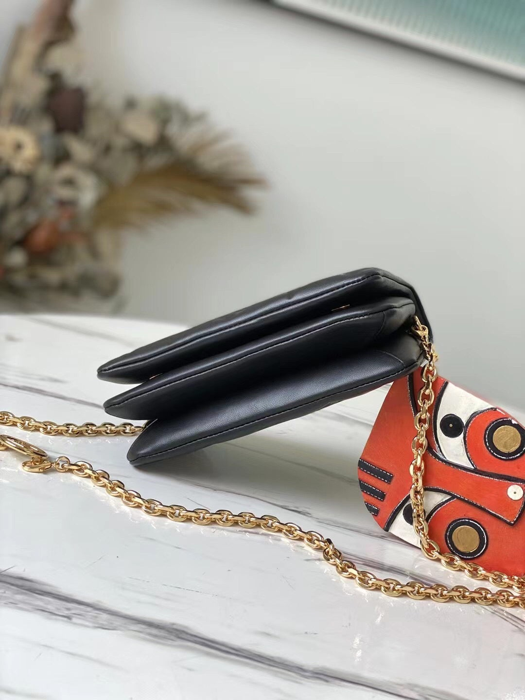 [TOP] Louis Vuitton LV LV Pochette Coussin 20×14×8cm - Black