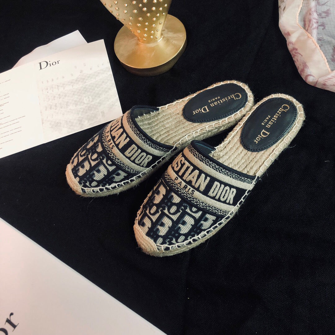 [TOP] Christian Dior Straw Embroidered Mullet - Blue/Grey