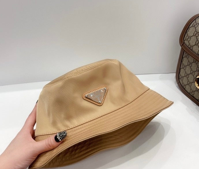 [TOP] PRADA Re-Edition Bucket Hat Nylon - Beige