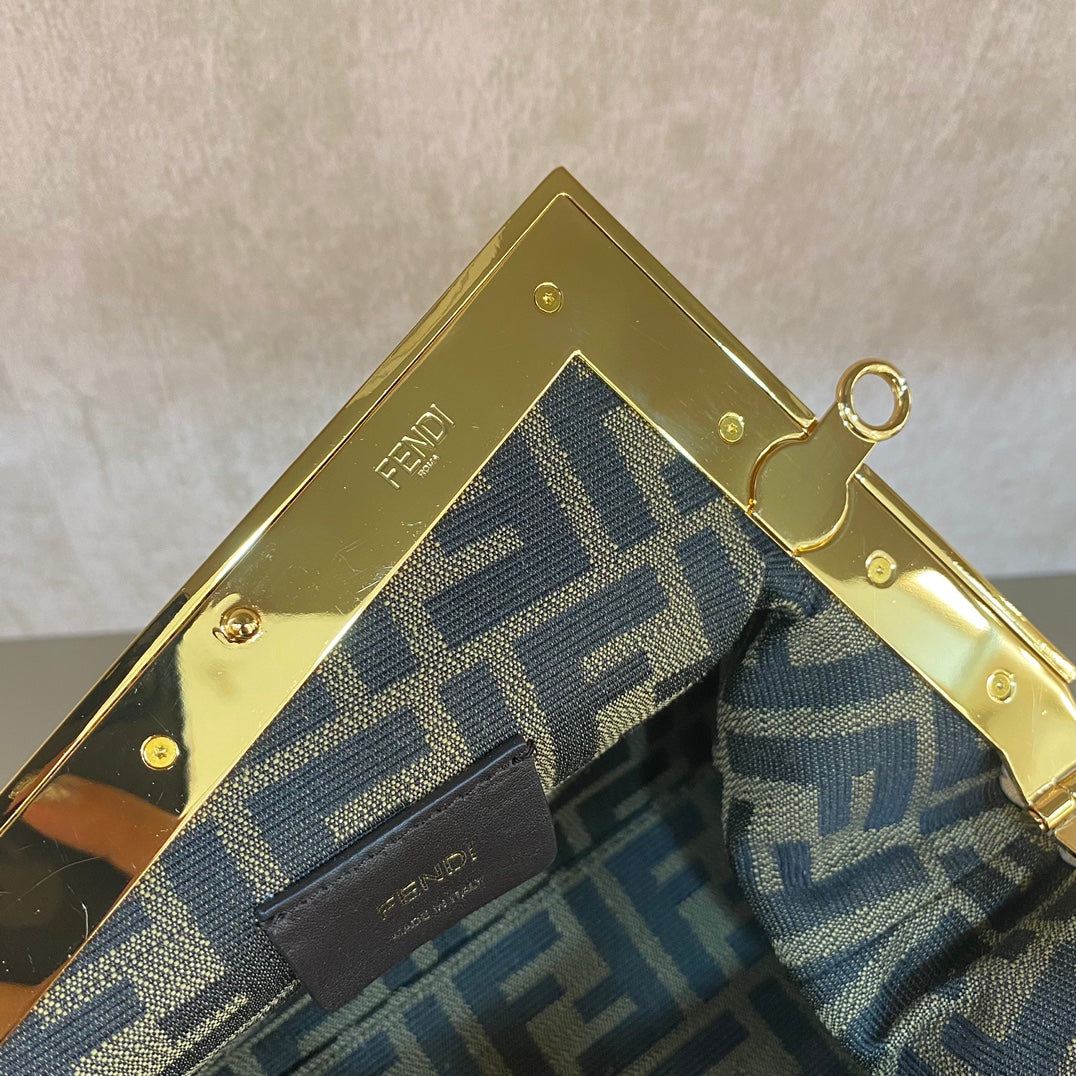 [TOP] FENDI FENDI Small First Bag - Cream