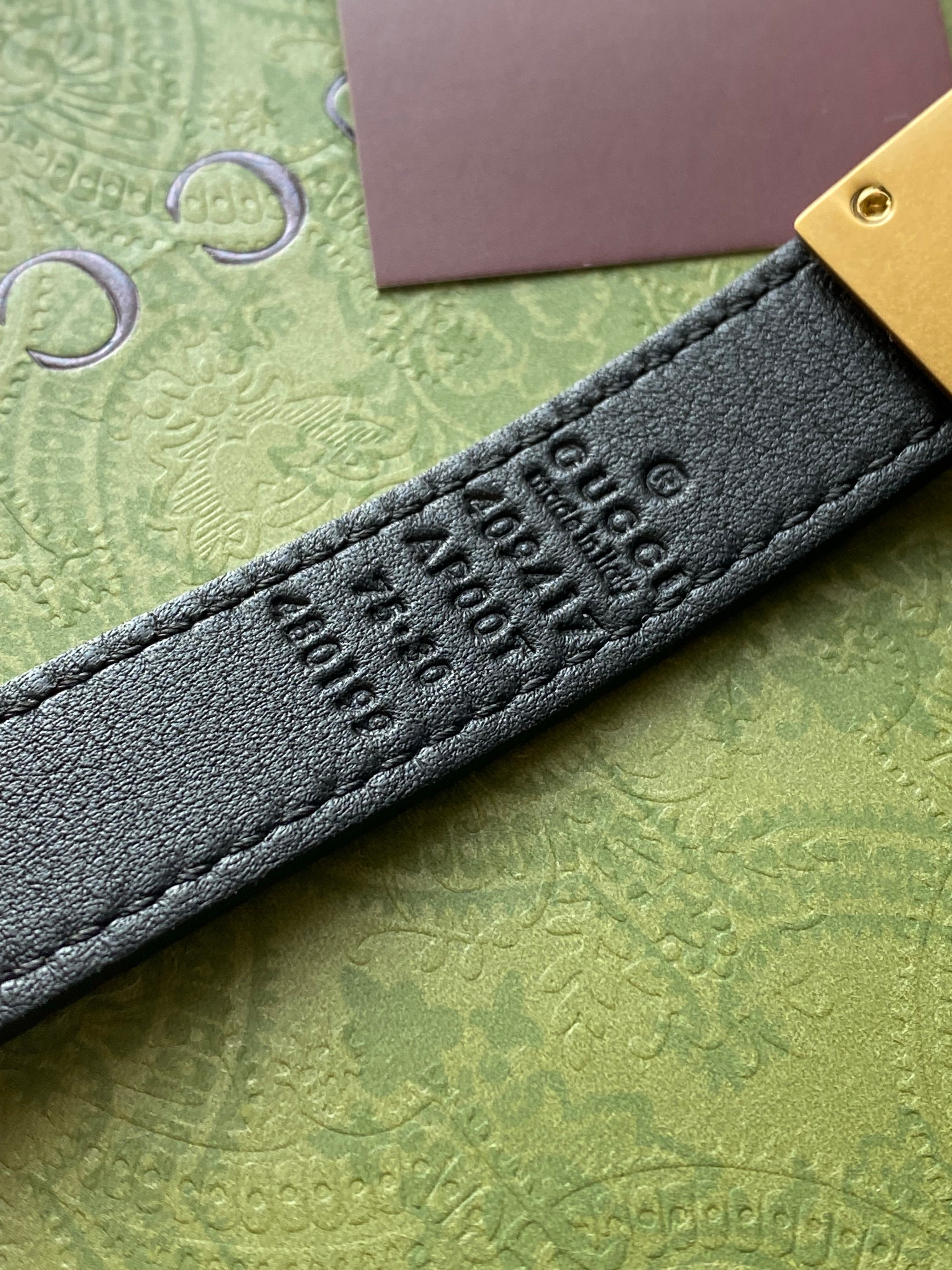 [TOP] GUCCI Reverse Thin Belt - 2cm