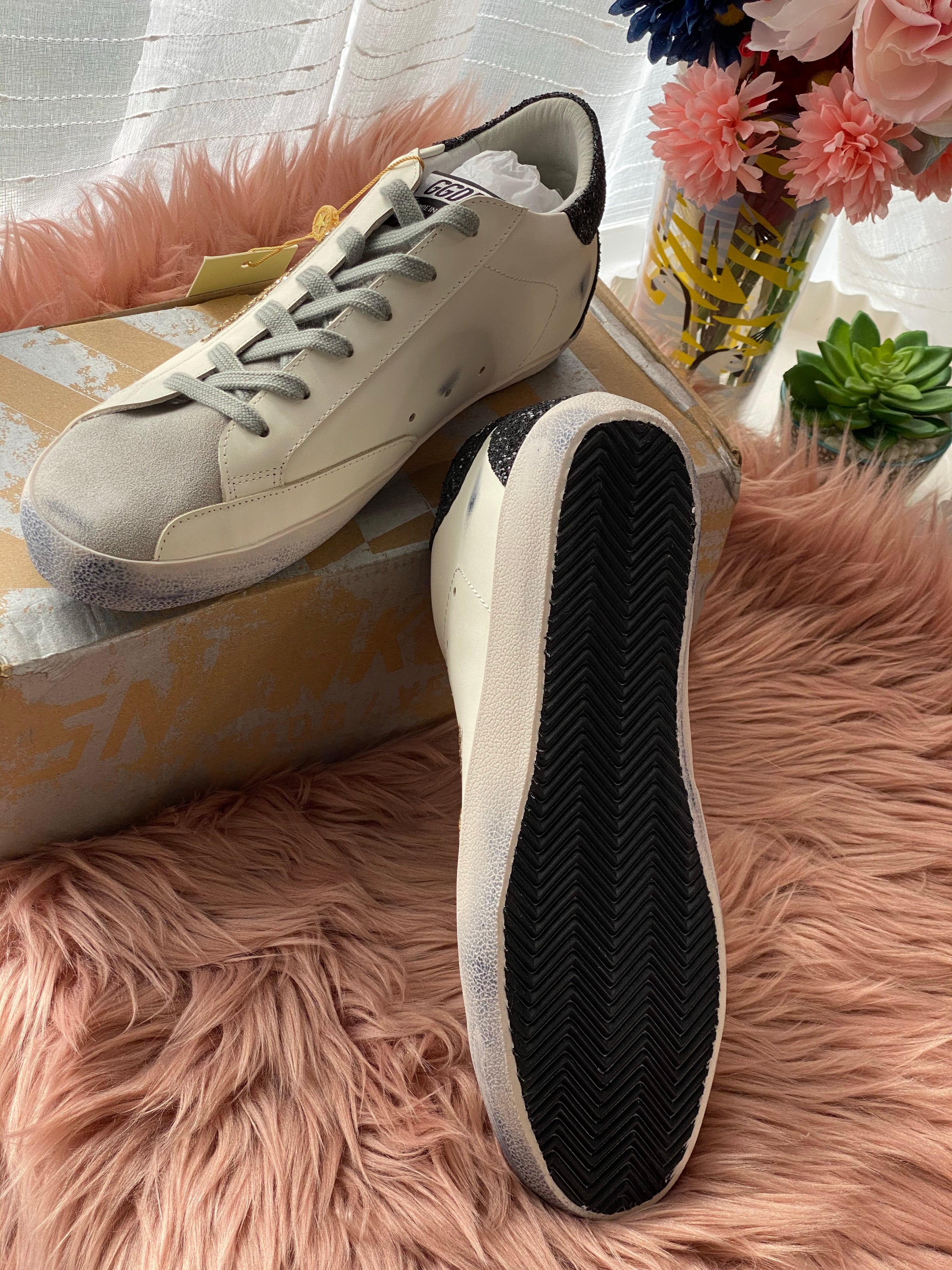 [TOP] GGDB Superstar Sneakers Glittery - Black and Gold Star