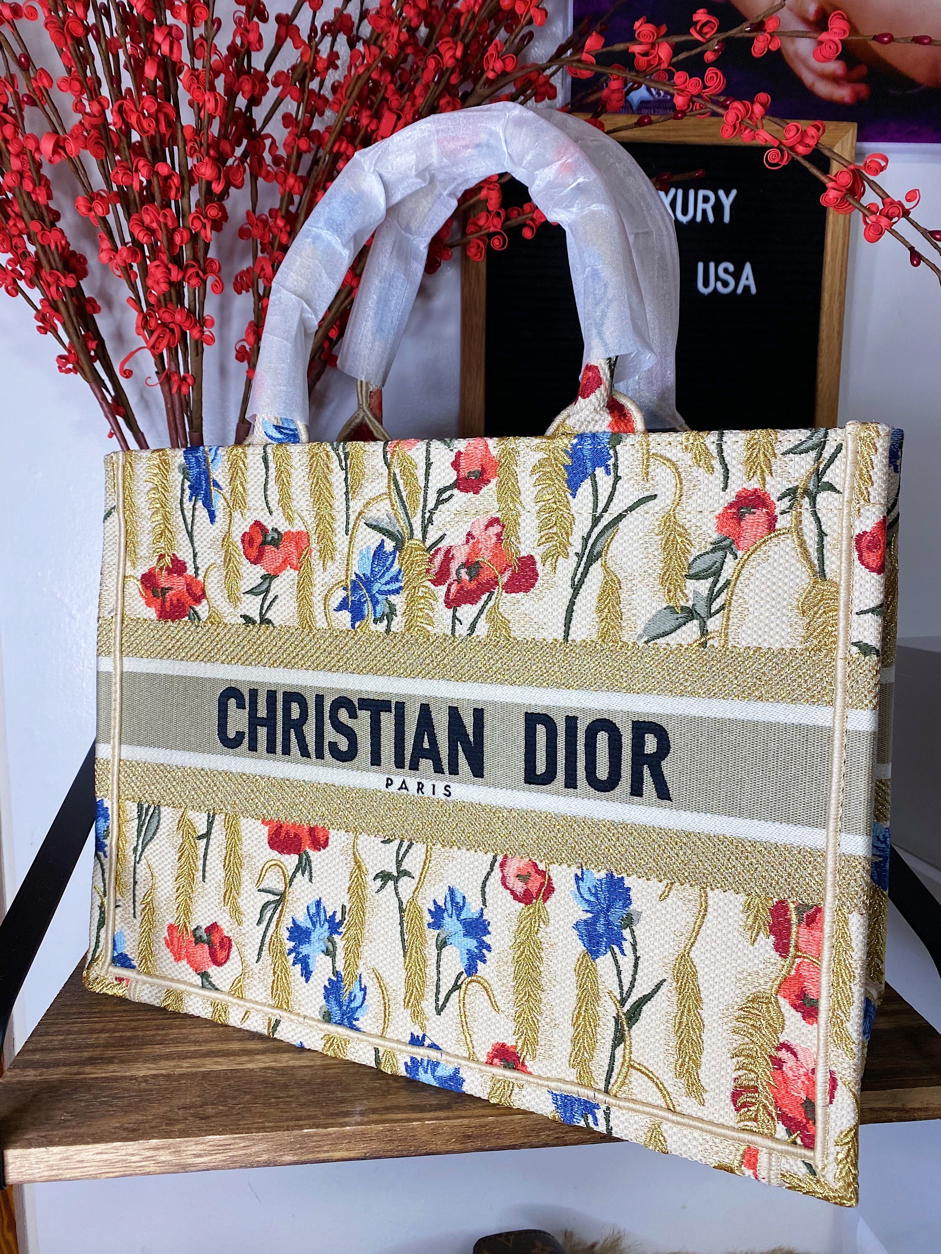 [TOP] Christian Dior Book Tote - Multicolor Hibiscus Metalic Thread Embroidery Small 26.5cm
