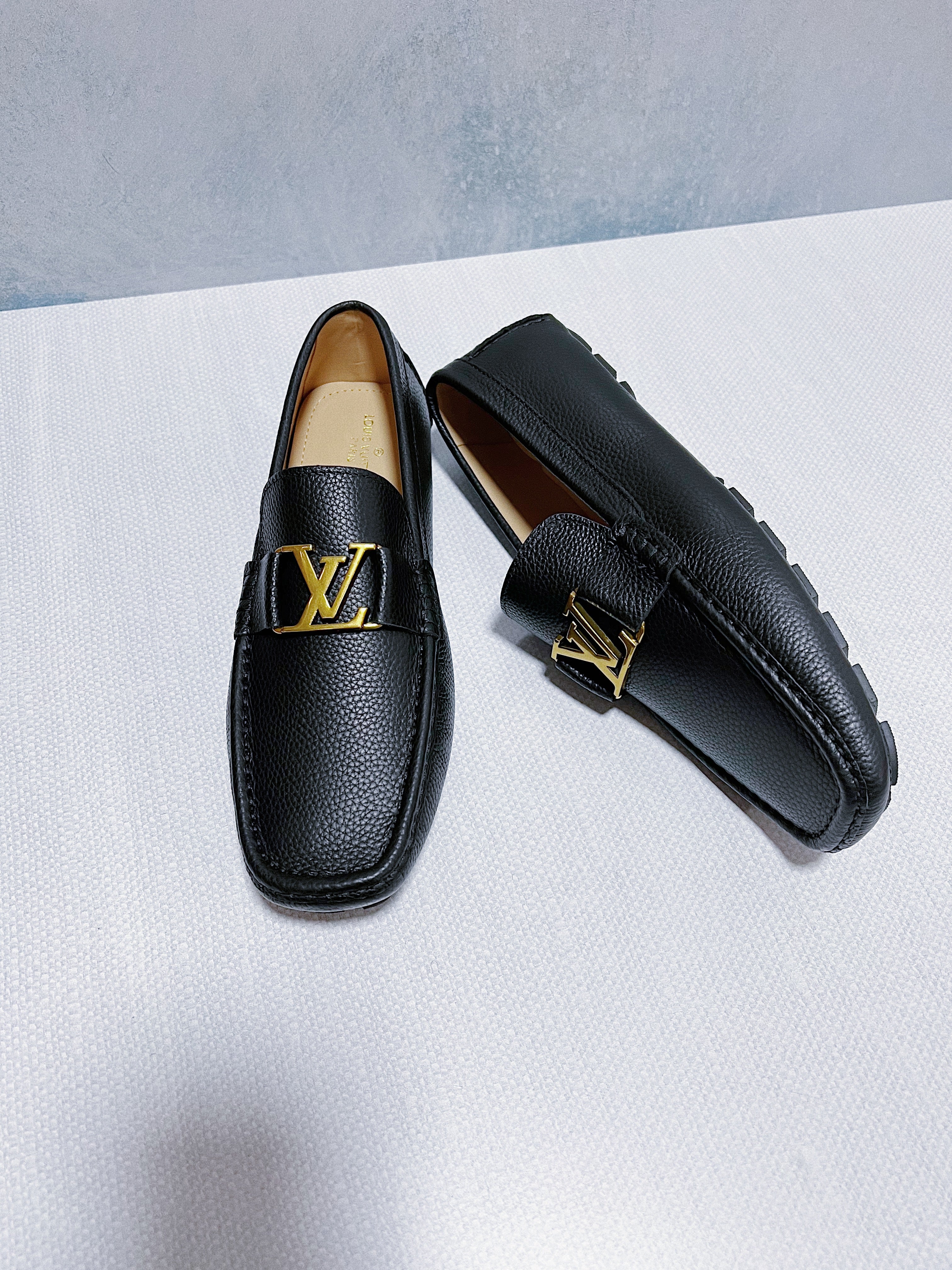 [TOP] Louis Vuitton LV L*V Montaigne Loafers w Gold Hardware - Black