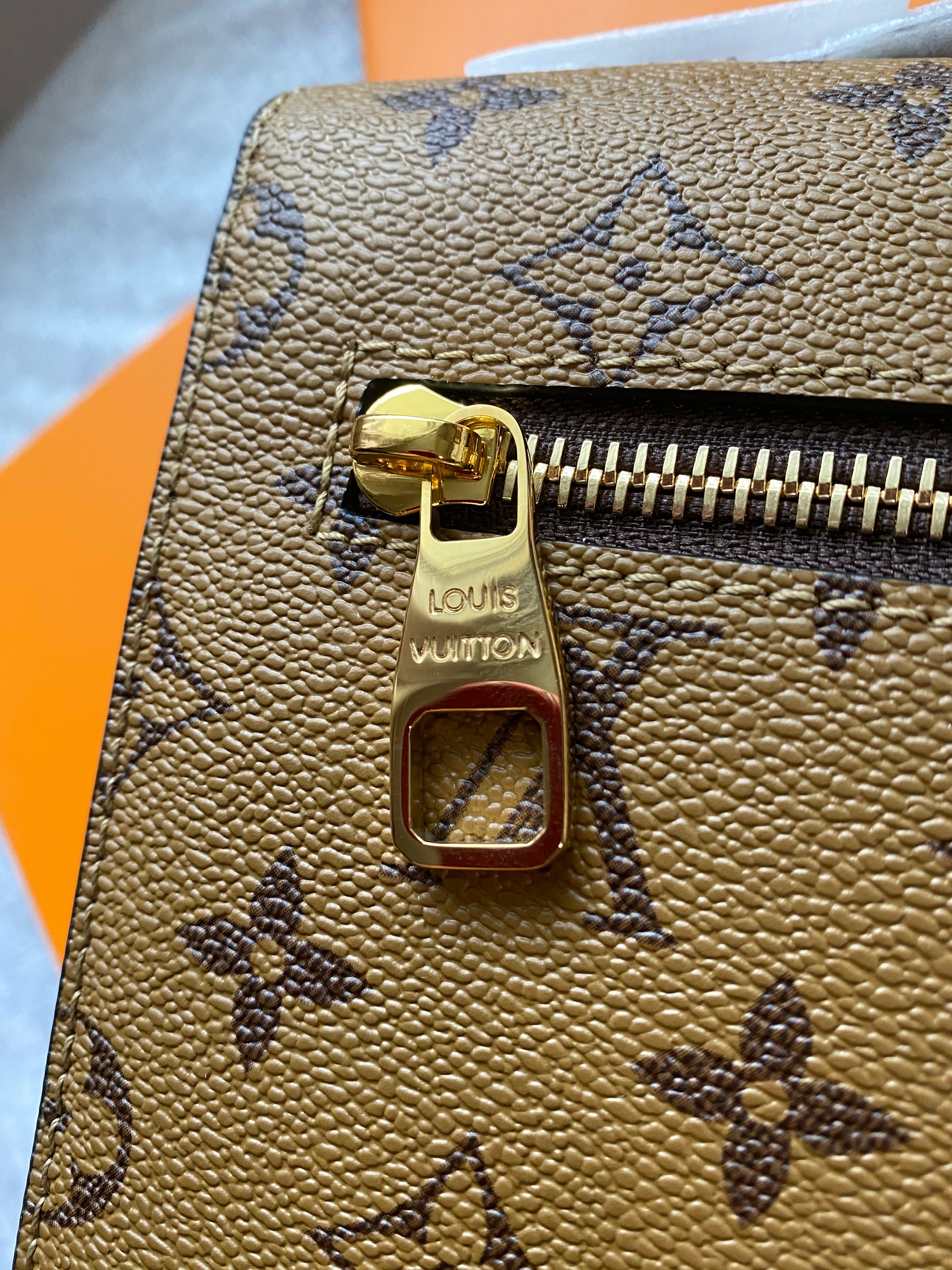 [TOP] Louis Vuitton LV Pochette Metis Reverse Monogram Canvas Bag 25X19X7cm