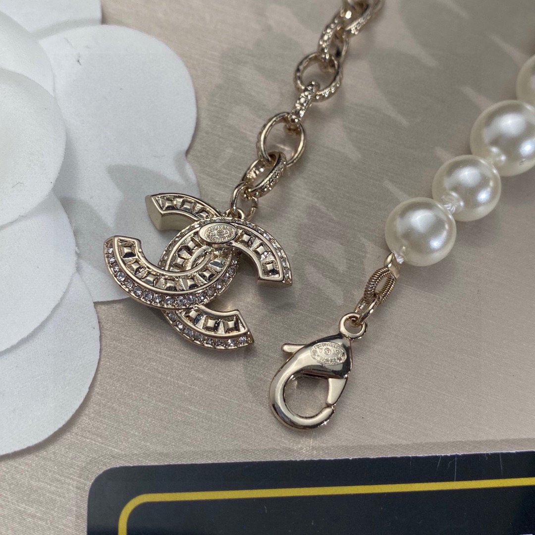 [TOP] CHANEL Diamonds Logo Pearls Bracelet