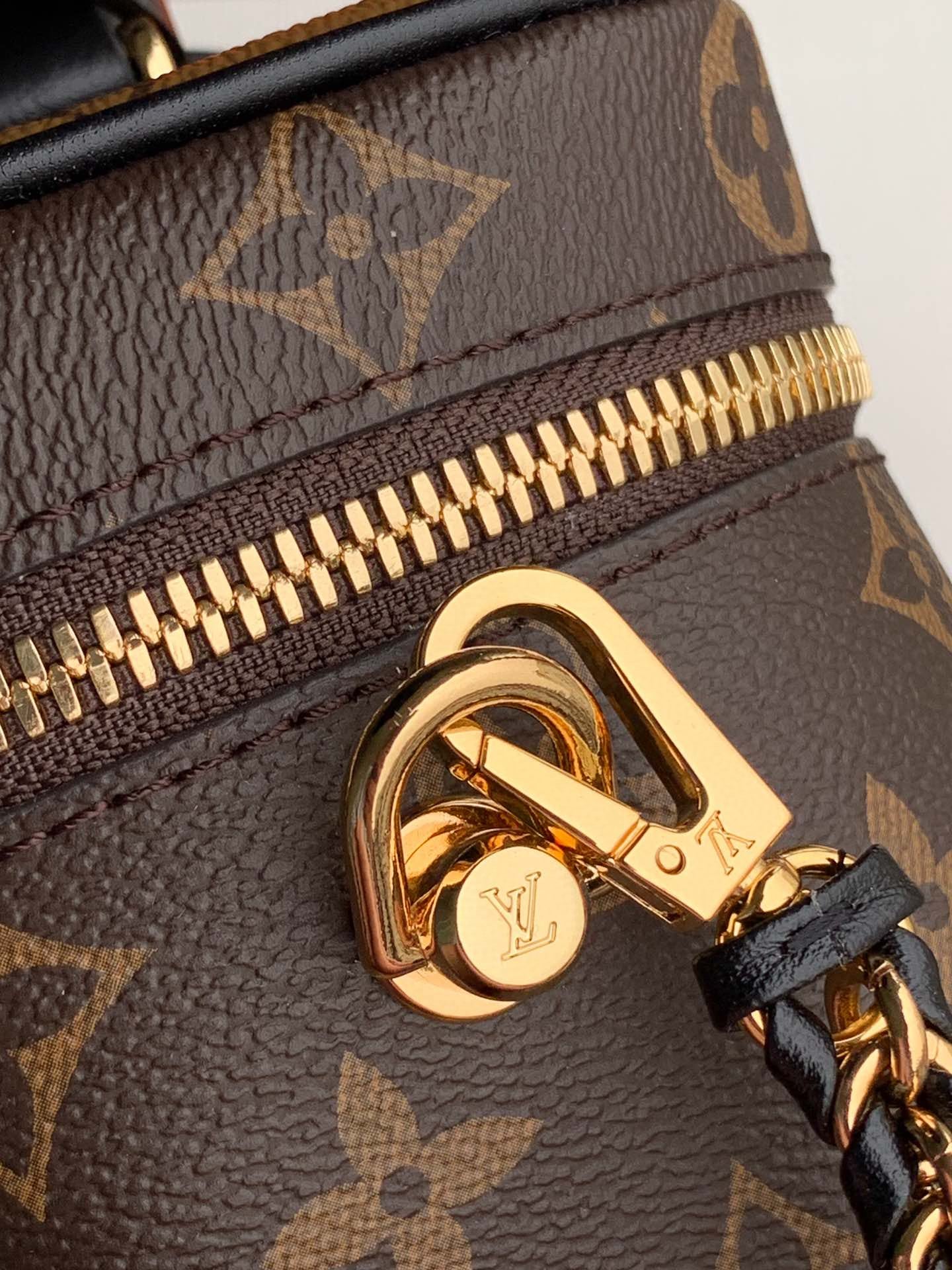 [TOP] Louis Vuitton LV L*V Reversed Monogram Vanity PM 19 x 13 x 11 cm-Brown