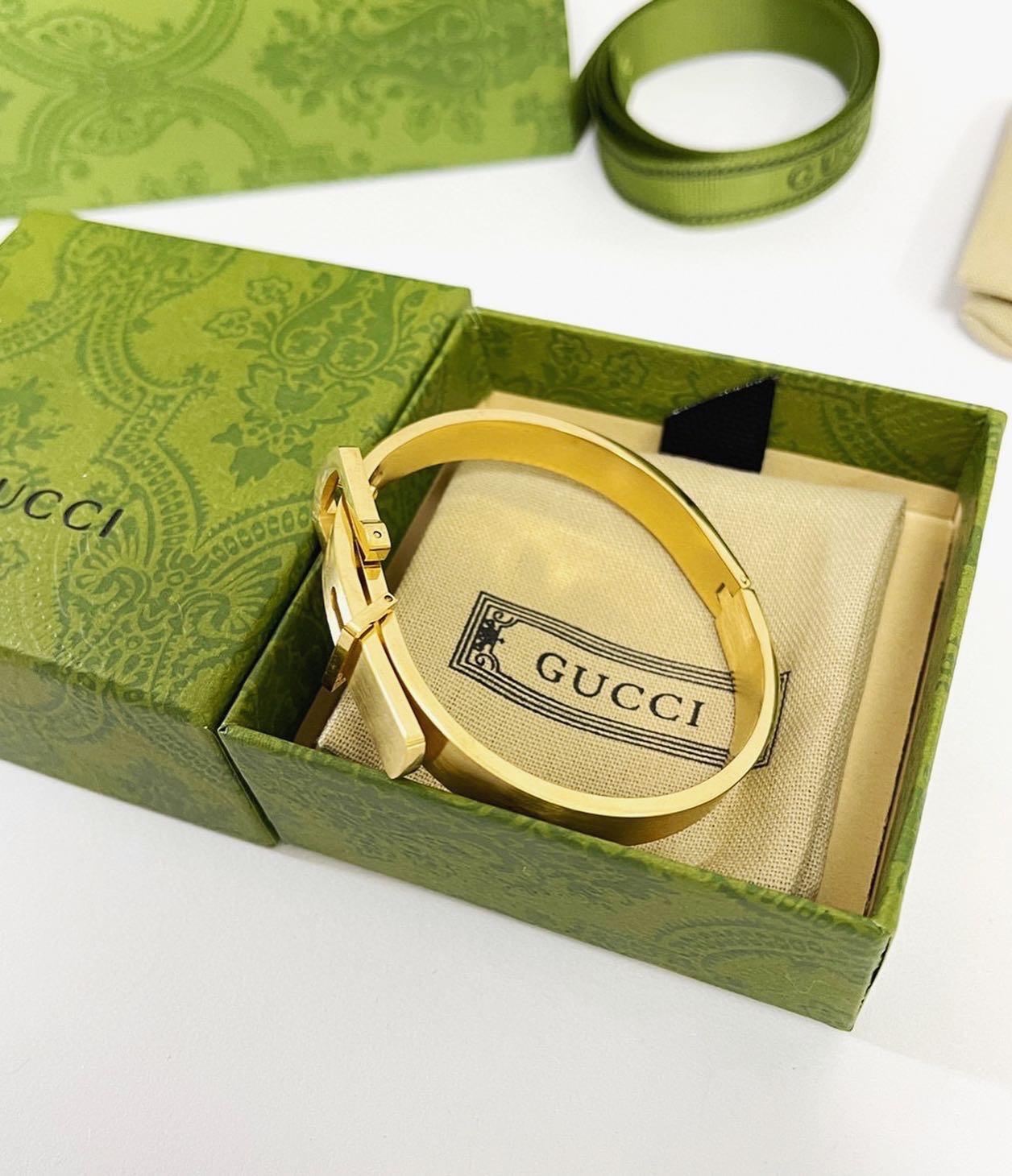 [TOP] GUCCI Buckle Bracelet - Gold