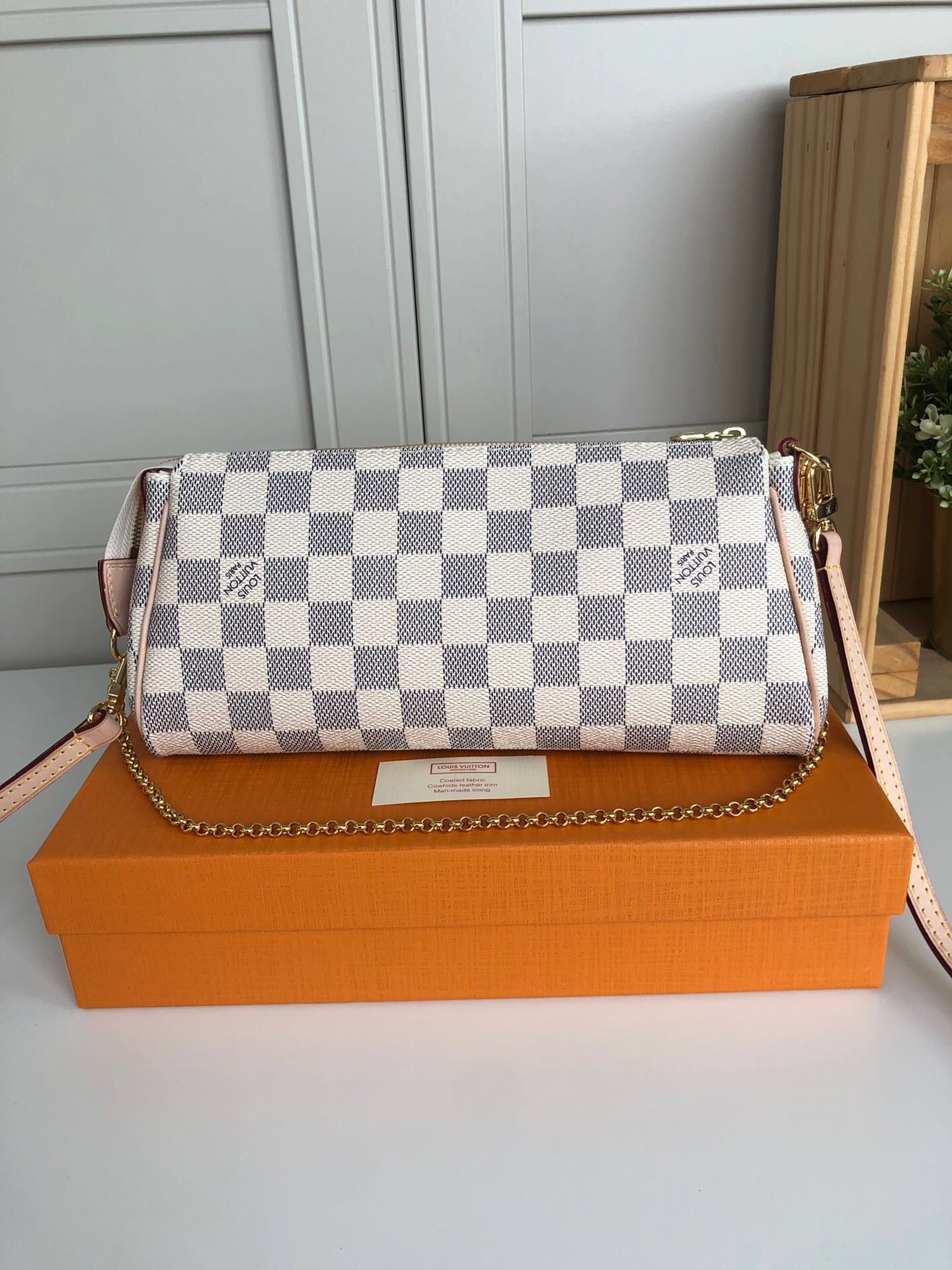 [TOP] Louis Vuitton LV L*V Eva Clutch Bag - Damier Azur