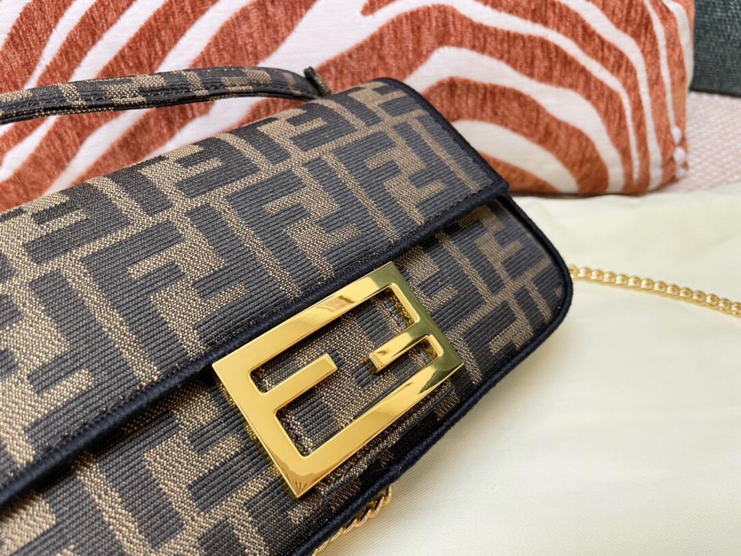 [TOP] FENDI FENDI Baguette Mini Canvas Bag