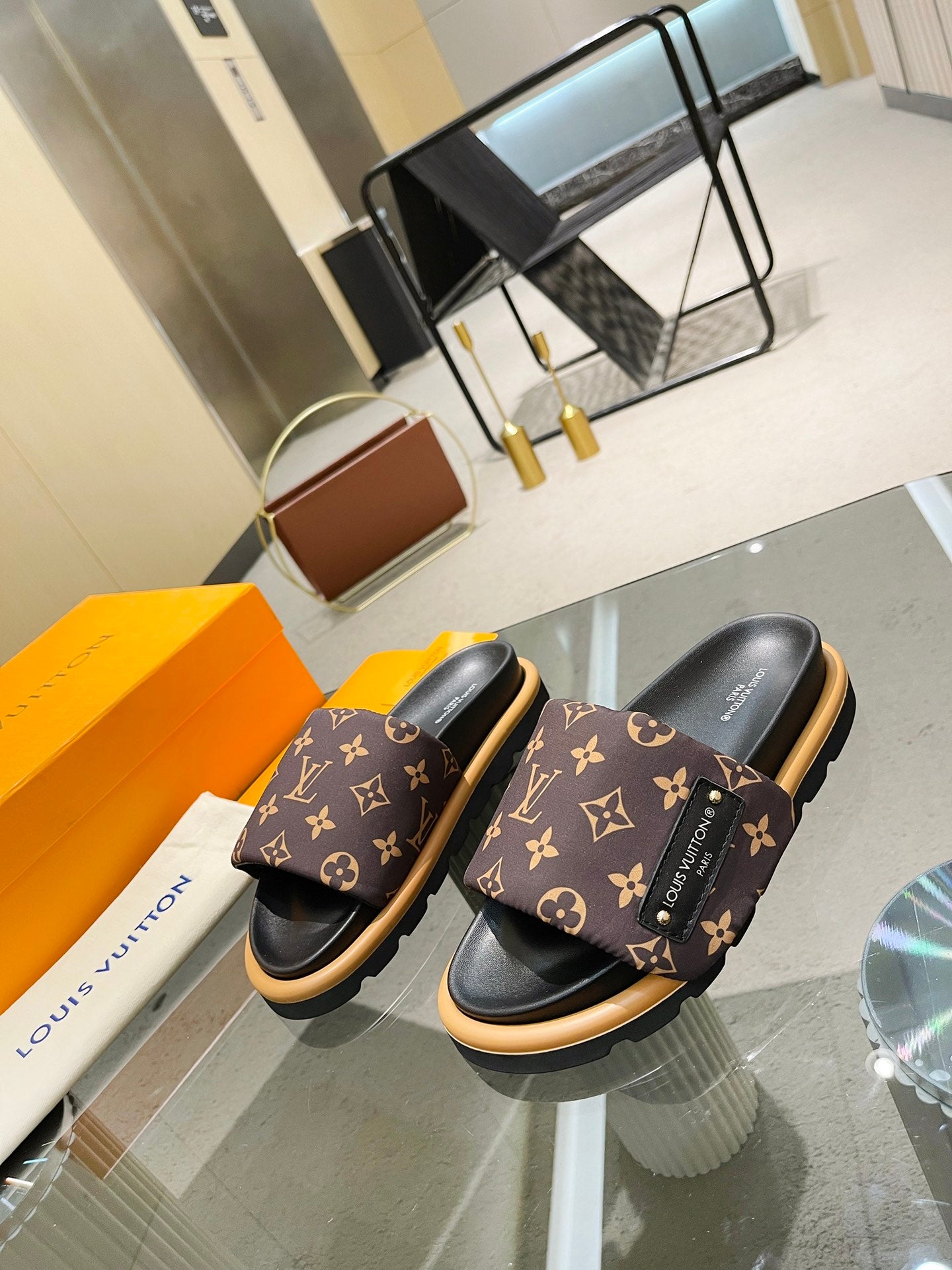 [TOP] Louis Vuitton LV L*V Pool Pillow Flat Comfort Mule - Cacao