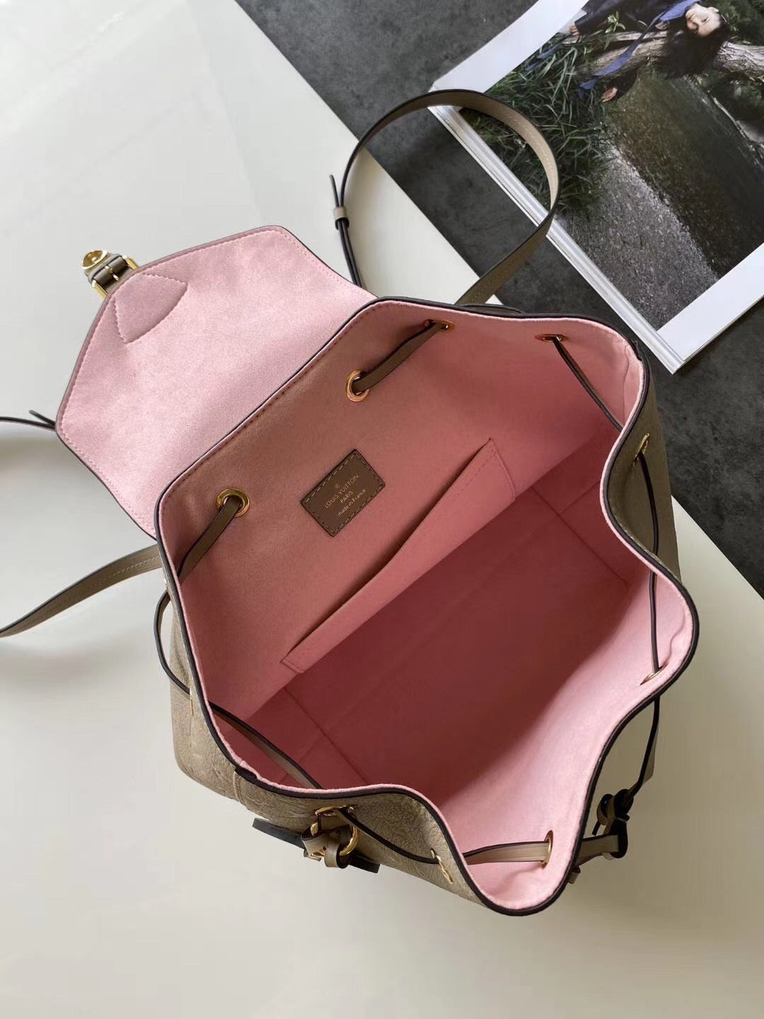 [TOP] Louis Vuitton LV Montsouris Backpack Empreinte 27.5x33x14cm - Turtle Dove