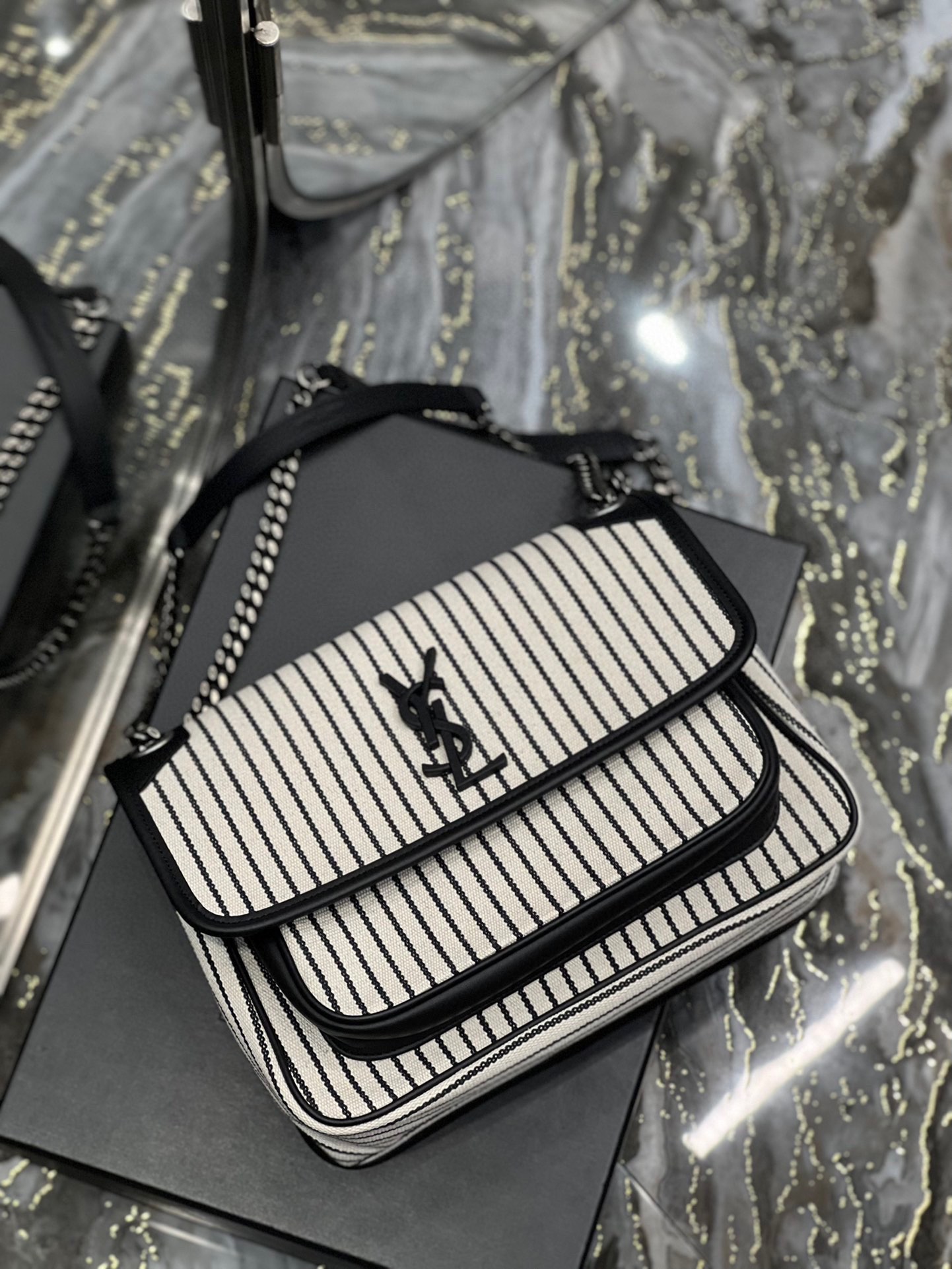 [TOP] Yves Saint Laurent YSL Niki Shoulder Bag - Black