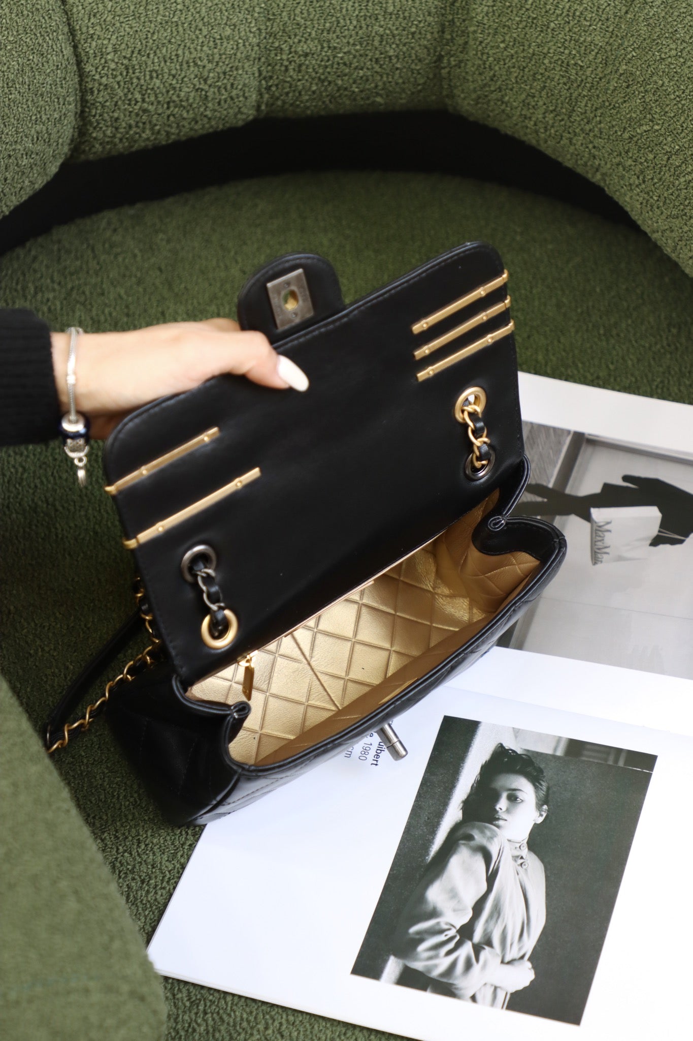 [TOP] CHANEL Coco Charms Small Flap Bag - Black